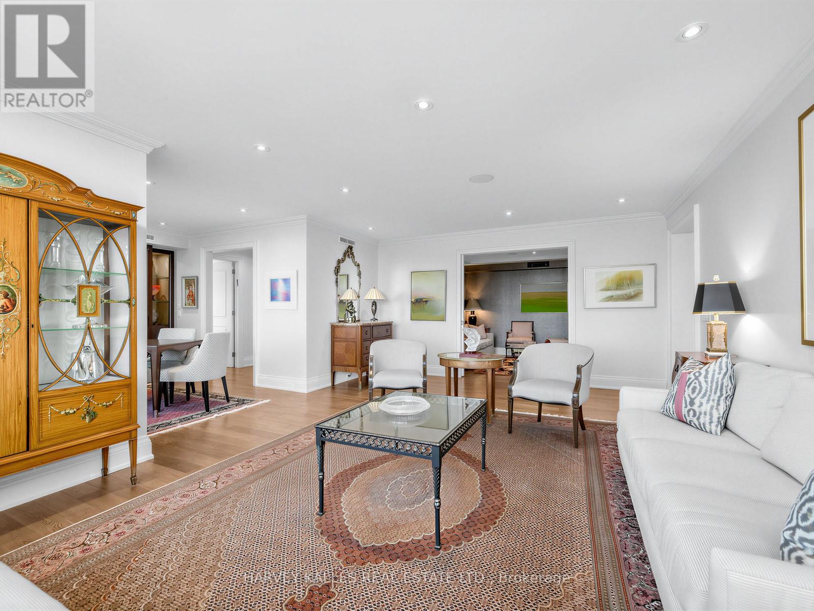 #1201 500 AVENUE ROAD - 13
