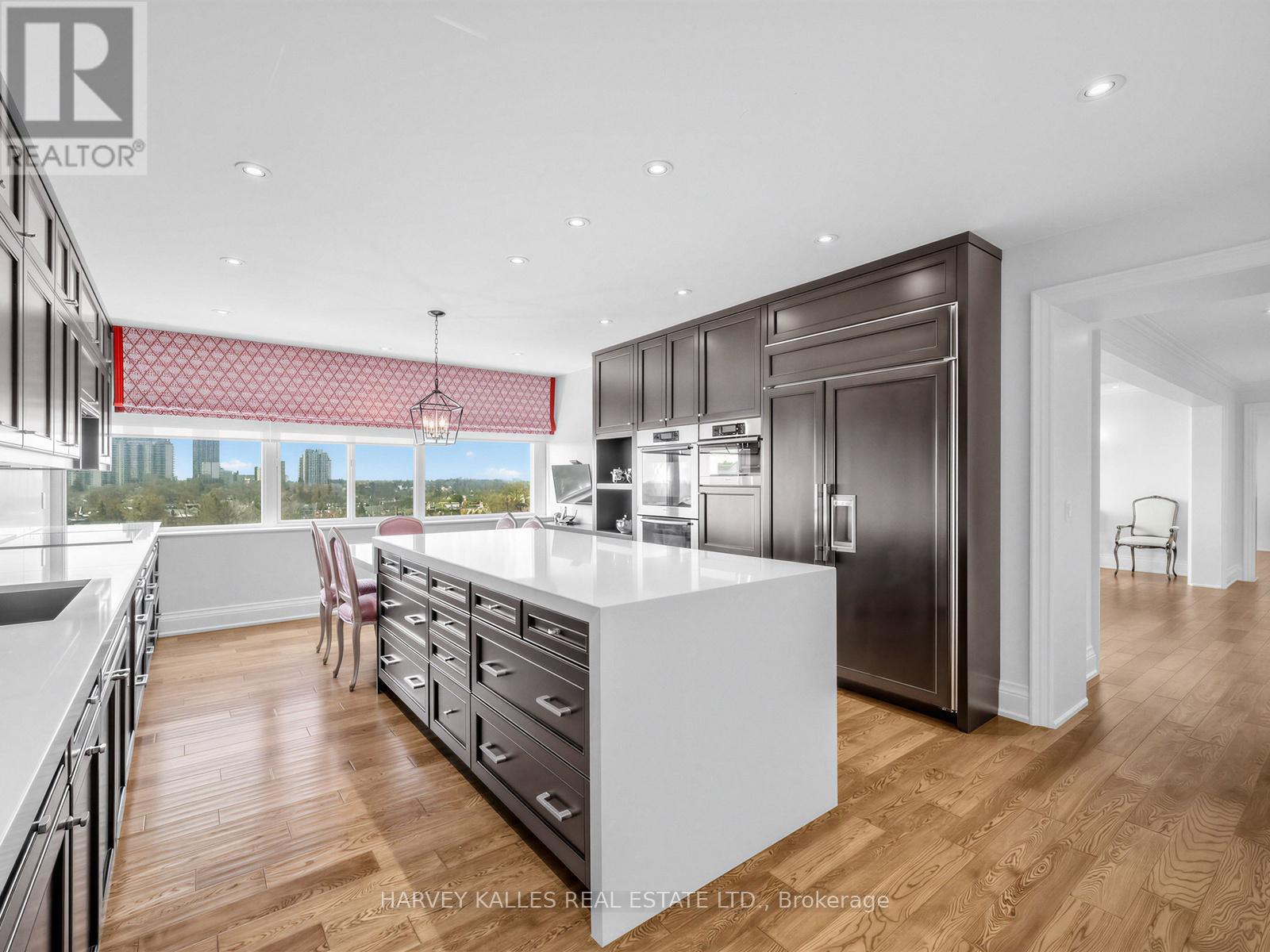 #1201 500 AVENUE ROAD - 20