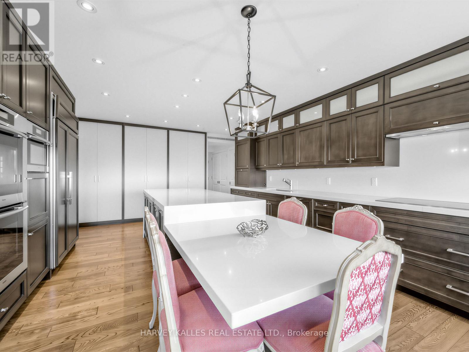 #1201 500 AVENUE ROAD - 22