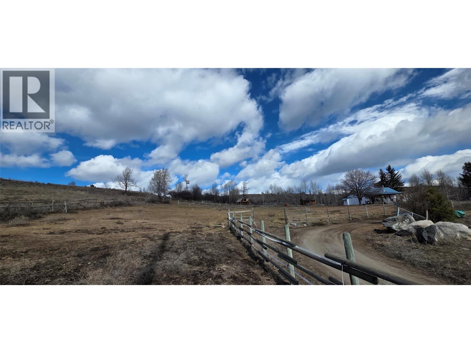 5745 Highway 3, Bridesville