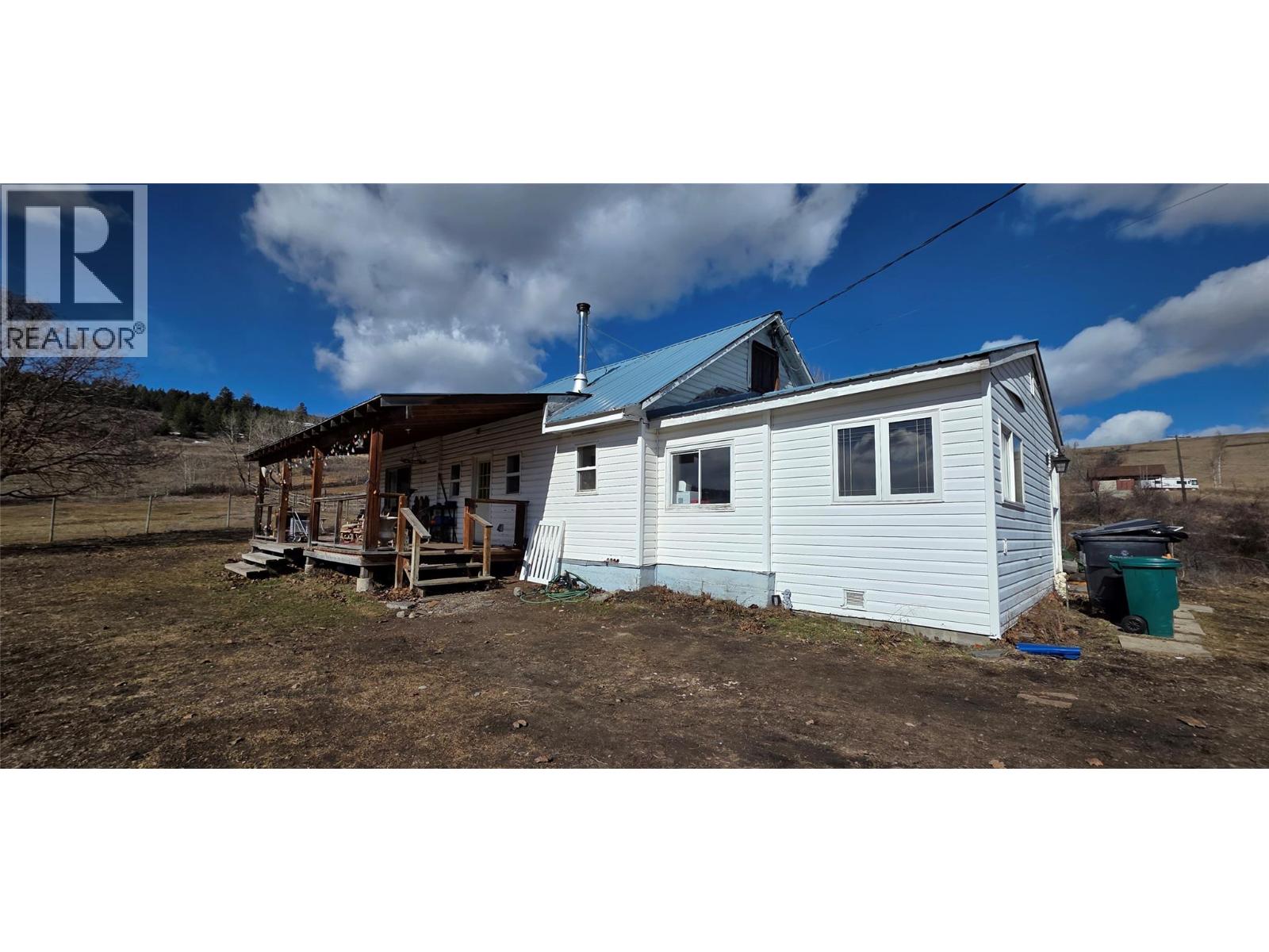 5745 Highway 3, Bridesville