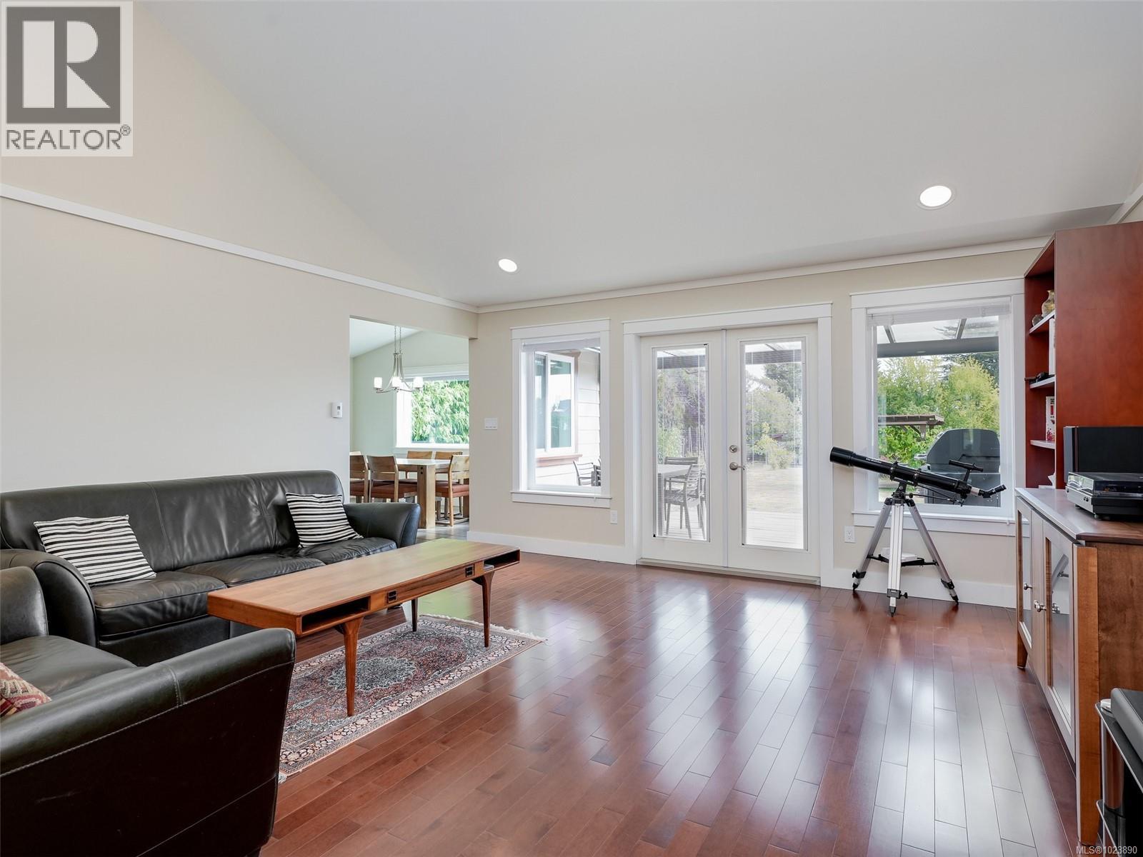  9173 Basswood Road, North Saanich