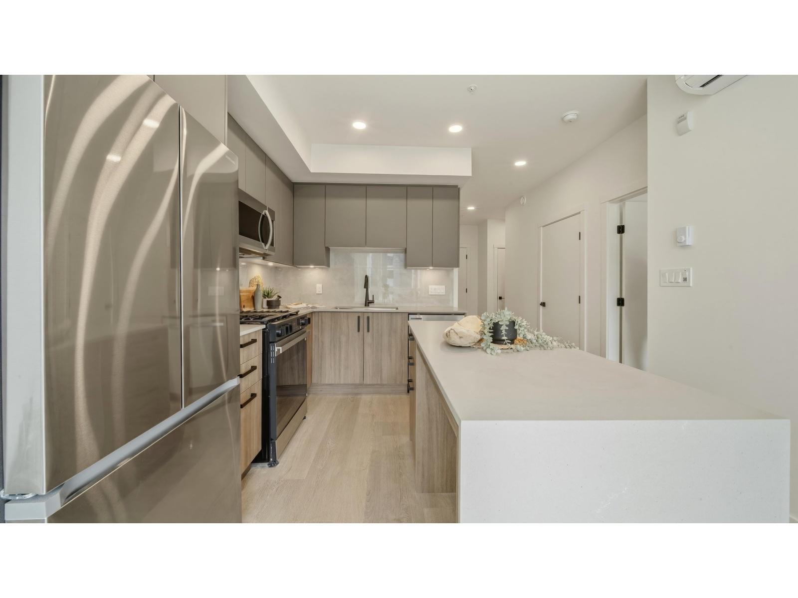 A213 8230 208B Street - photo 2