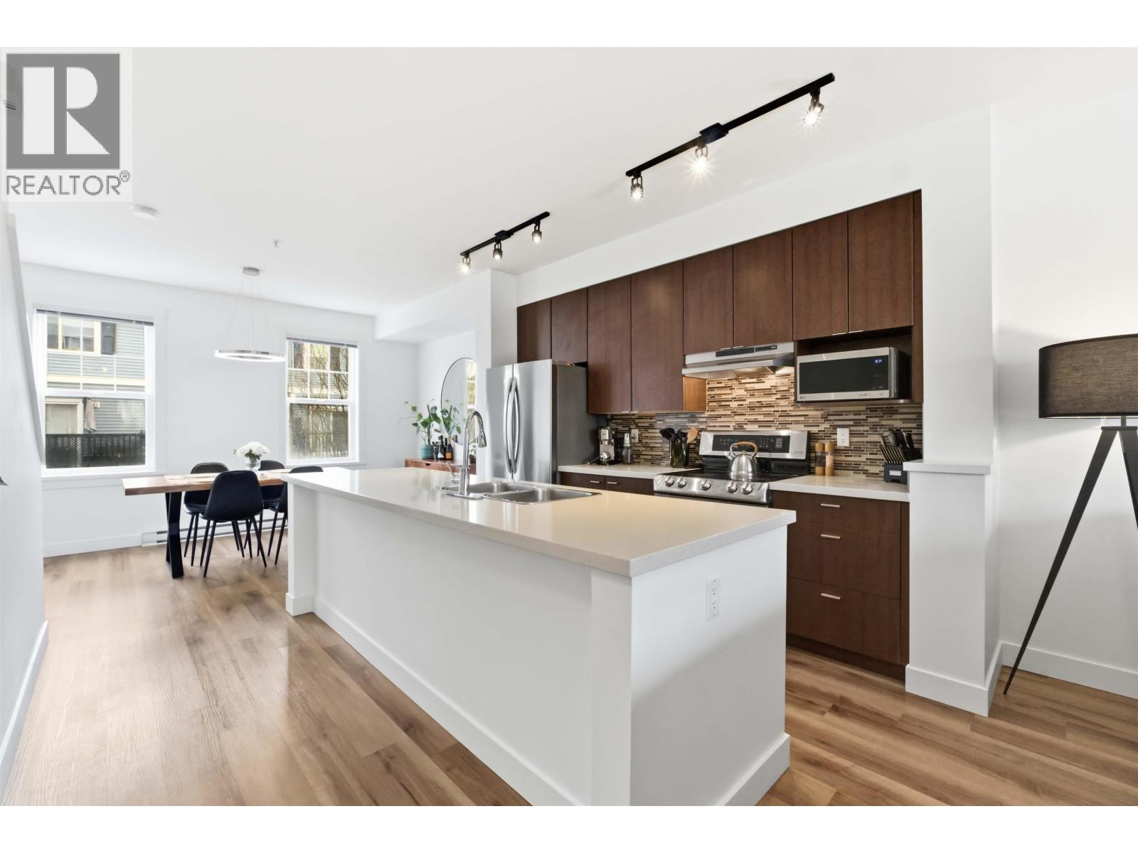 18 19572 FRASER Way - photo 2