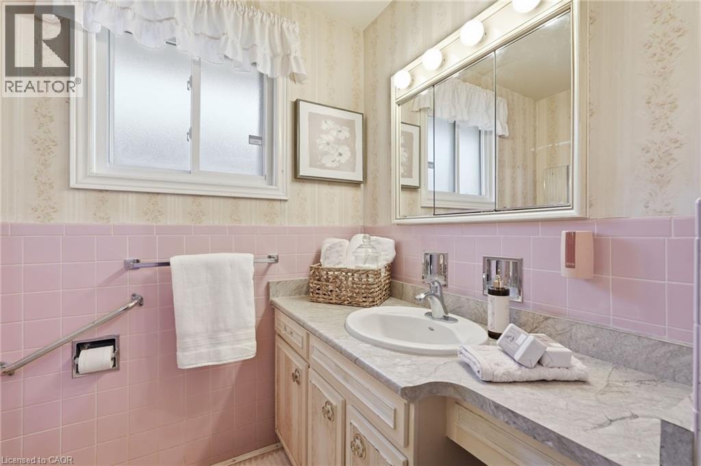 256 WHITNEY Avenue - 26