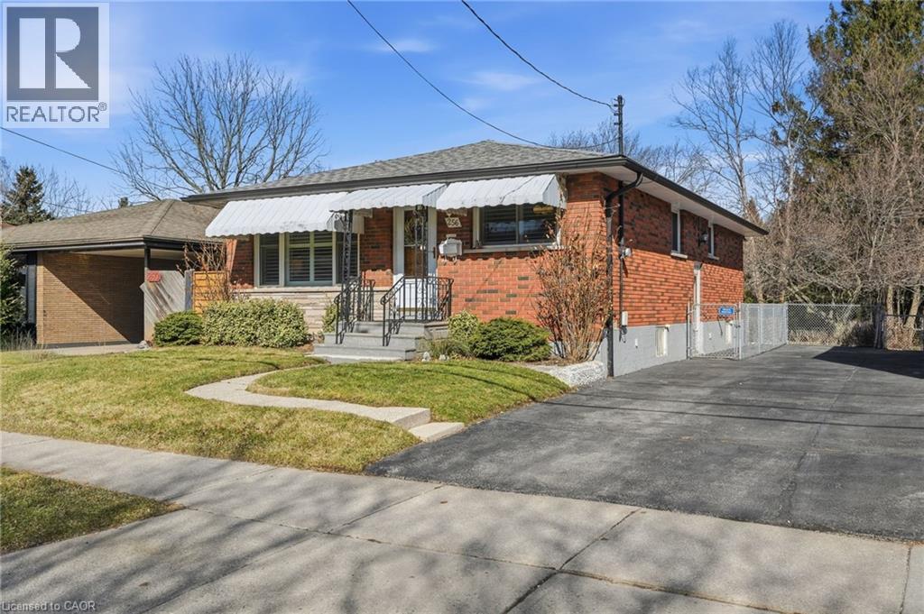 256 WHITNEY Avenue - 3