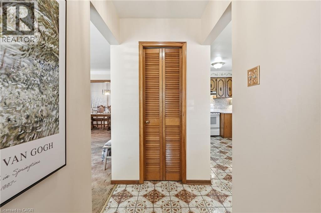256 WHITNEY Avenue - 6