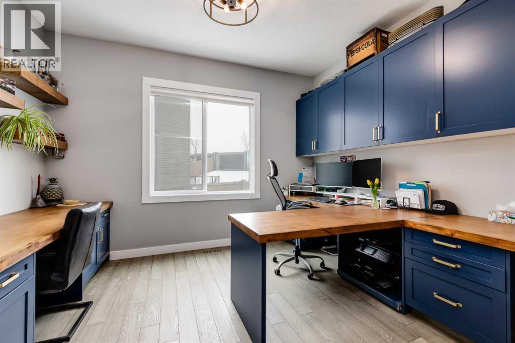 Single Family House for Sale in  Nolanhurst Bay NW Nolan Hill Calgary 