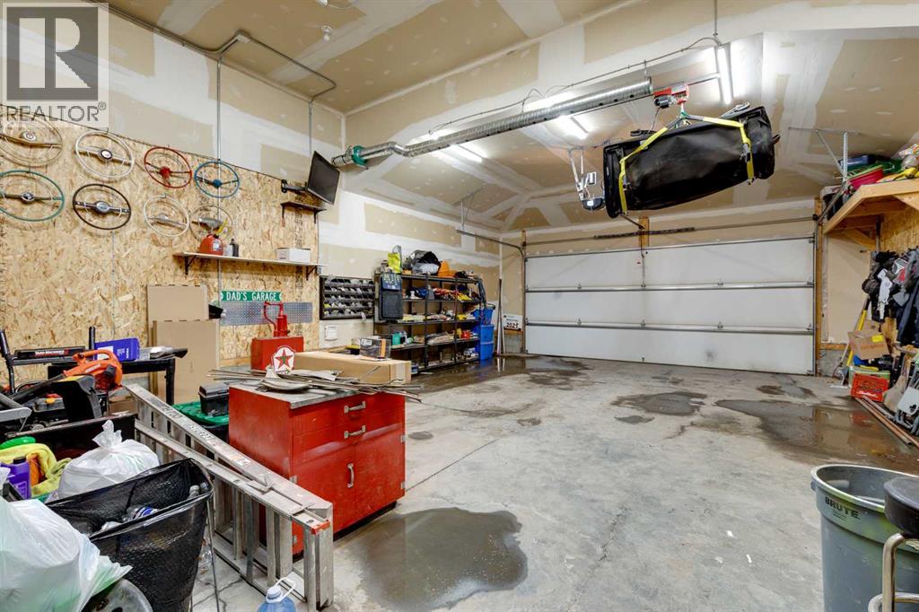 Single Family House for Sale in  Nolanhurst Bay NW Nolan Hill Calgary 