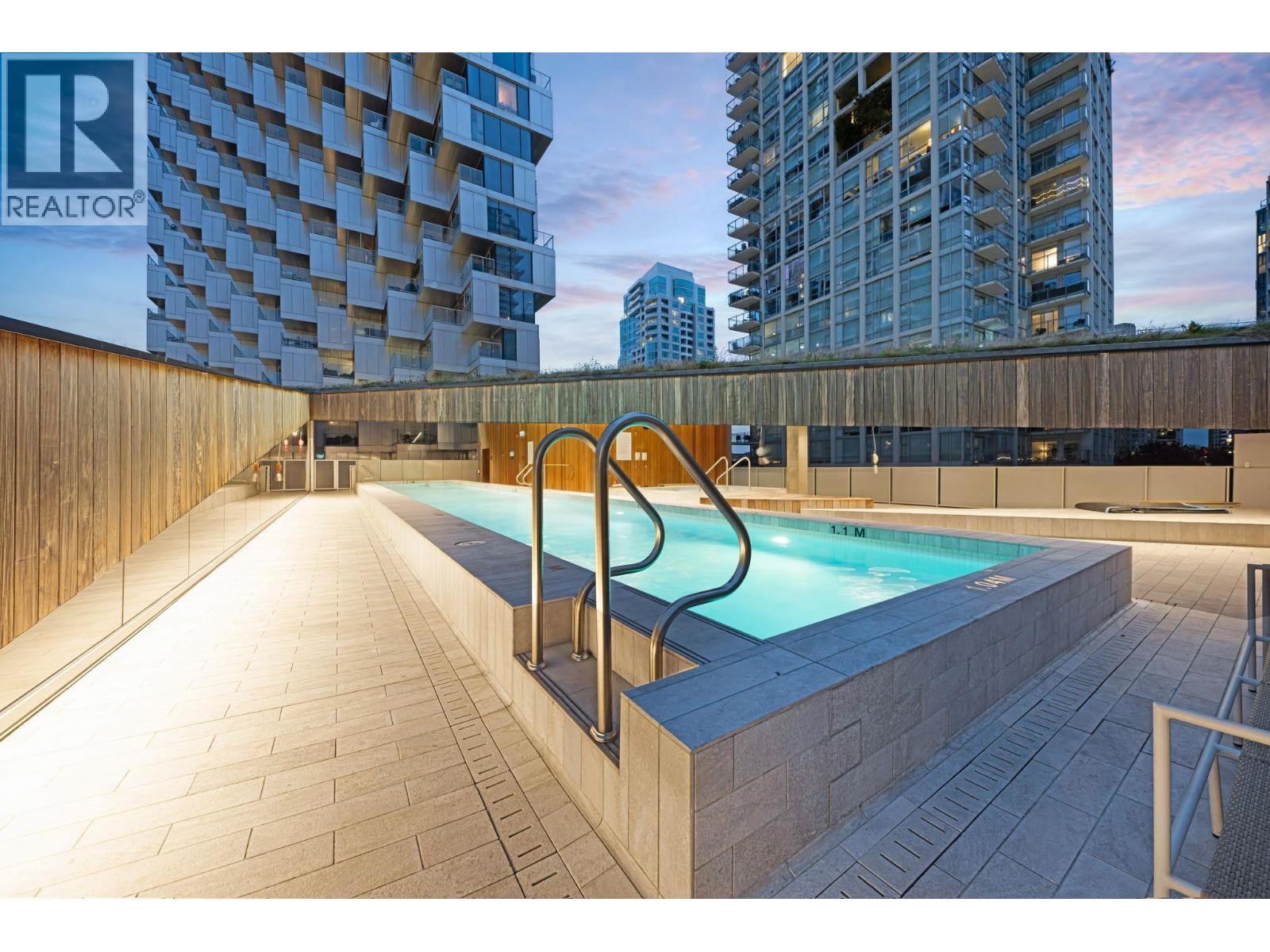 5702 1480 HOWE STREET, Vancouver