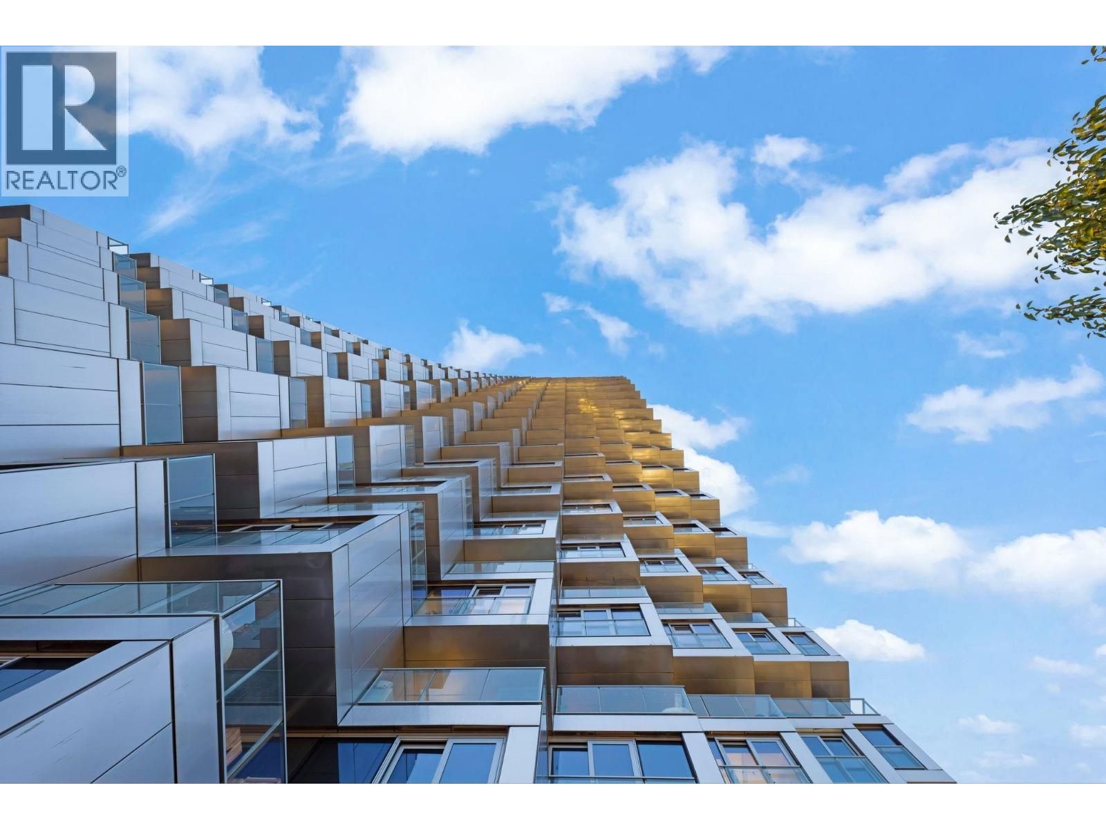 5702 1480 HOWE STREET, Vancouver