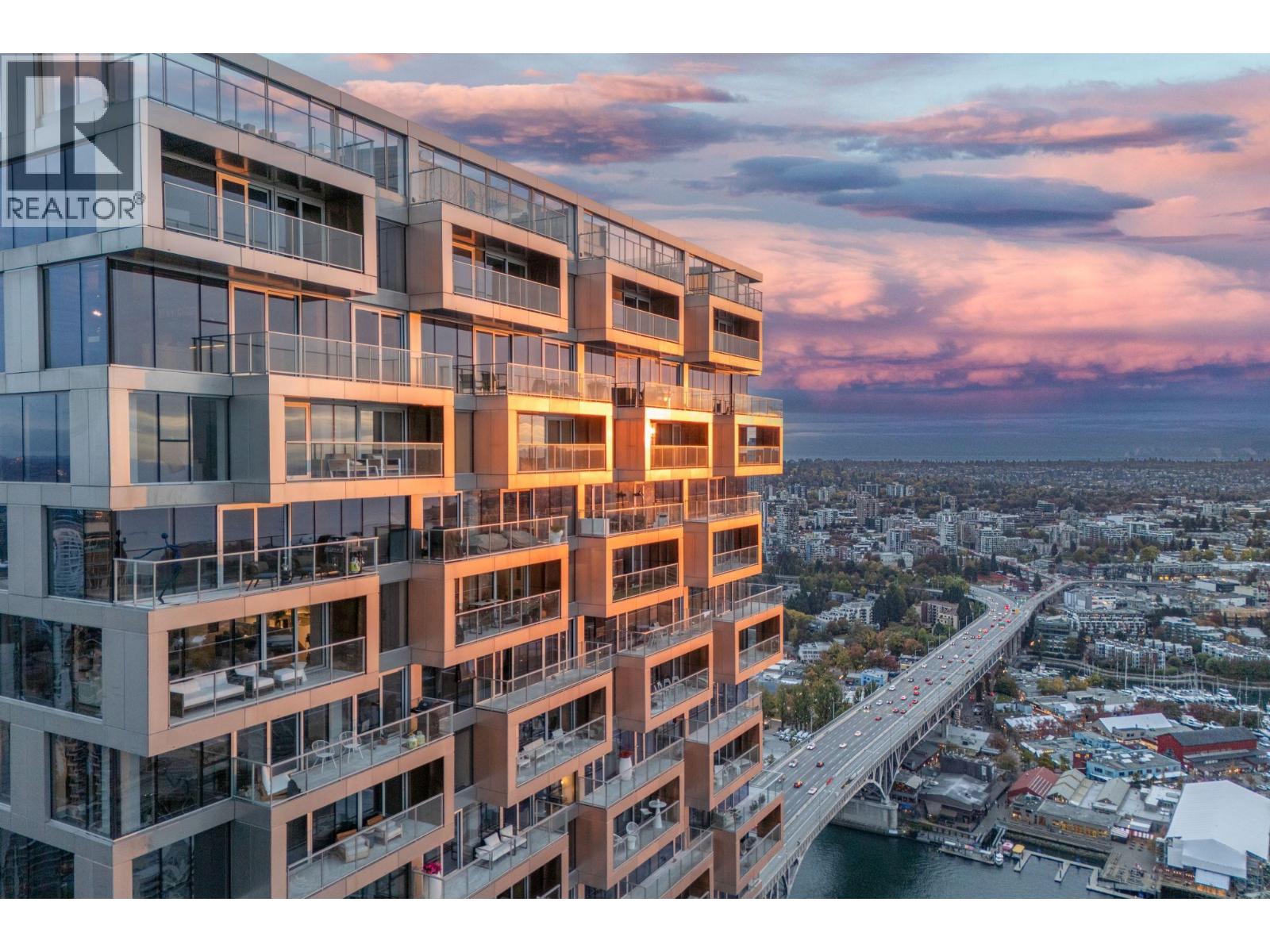 5702 1480 HOWE STREET, Vancouver