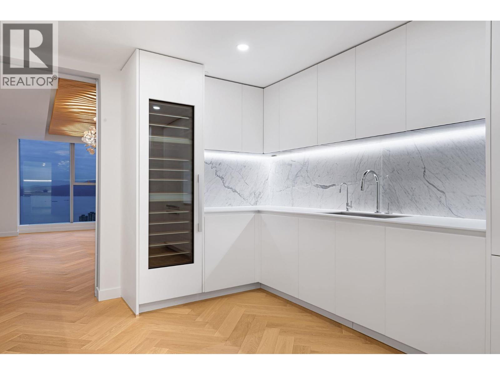 5702 1480 HOWE STREET, Vancouver