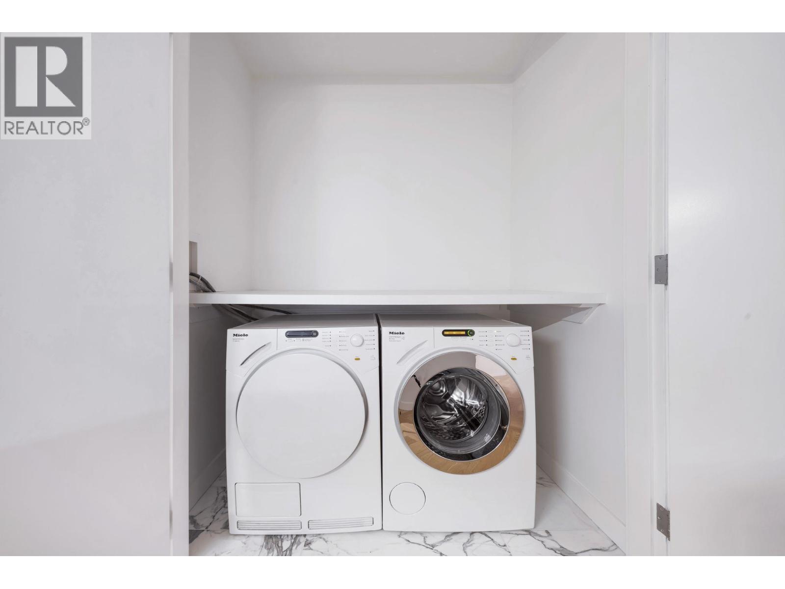 5702 1480 HOWE STREET, Vancouver