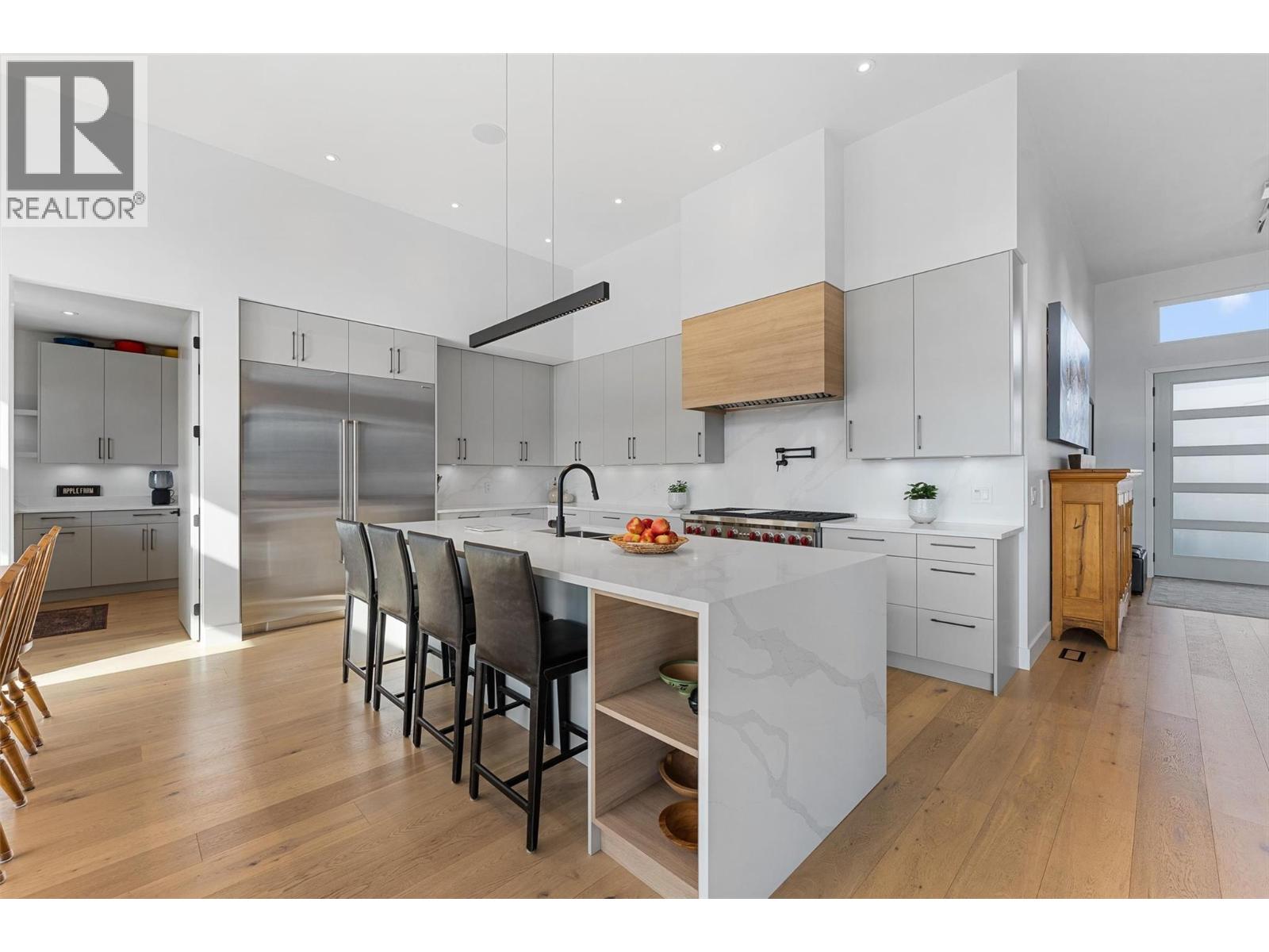  861 Boynton Place, Kelowna