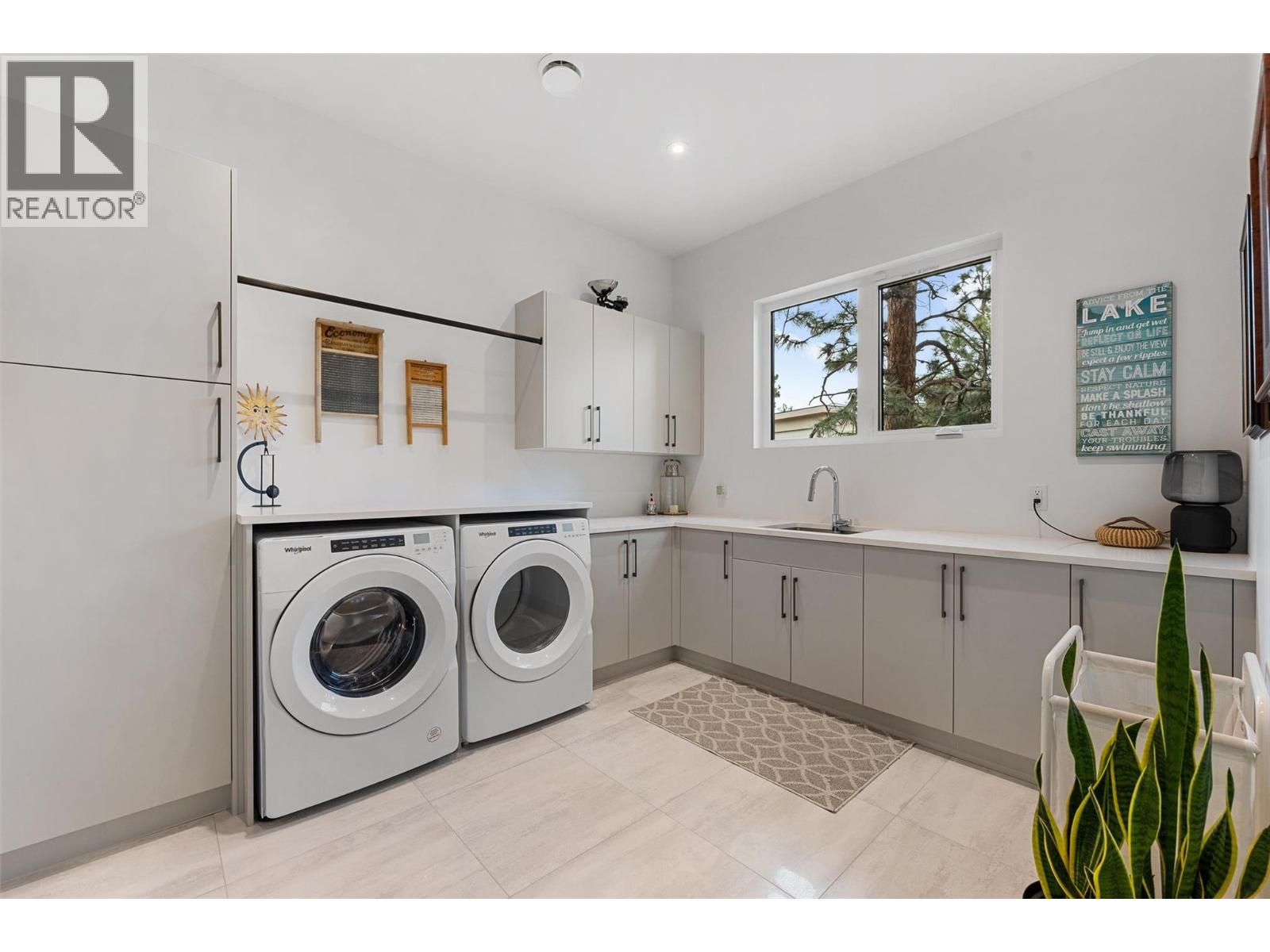  861 Boynton Place, Kelowna