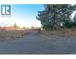 575 Horne Lake Rd, Qualicum Beach, BC V9K1Z7 Photo 8