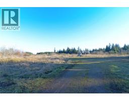 575 Horne Lake Rd, Qualicum Beach, BC V9K1Z7 Photo 9