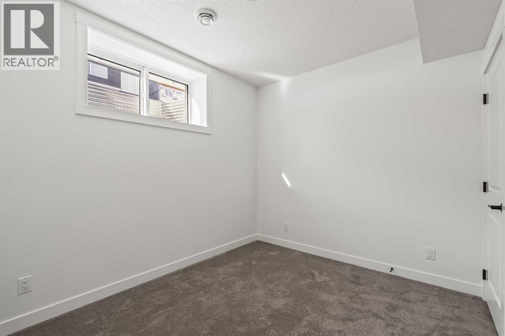 Single Family House for Sale in  Starling Passage NW Moraine Calgary 