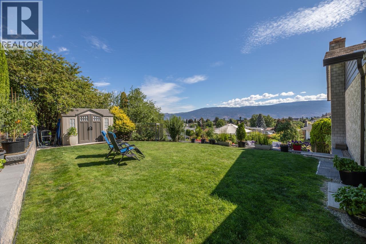 12612 REYNOLDS Avenue, Summerland