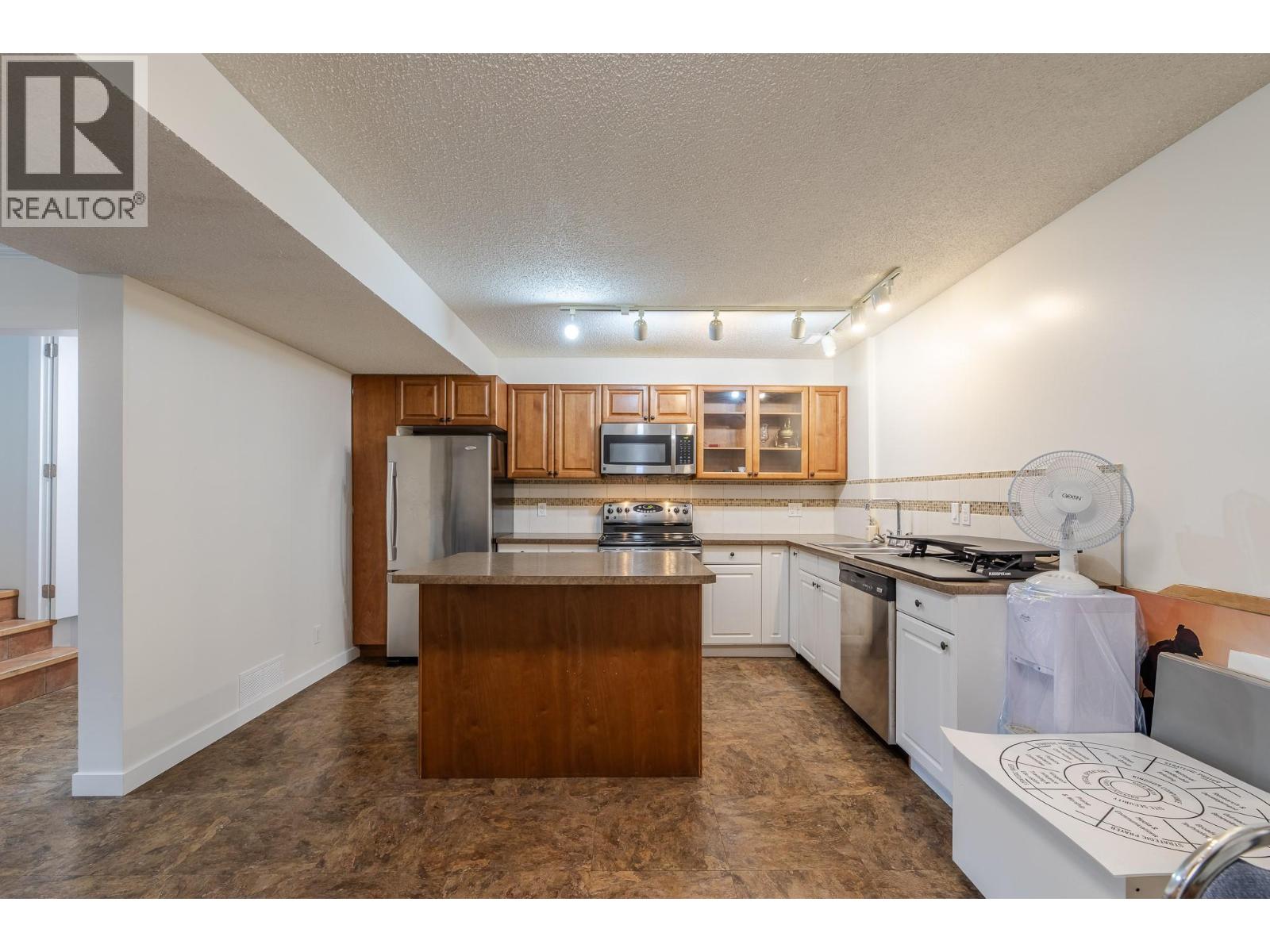 12612 REYNOLDS Avenue, Summerland