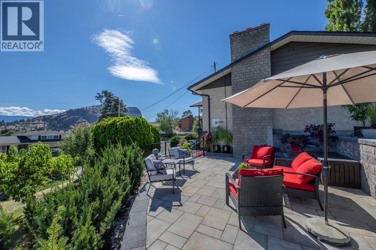 12612 REYNOLDS Avenue, Summerland