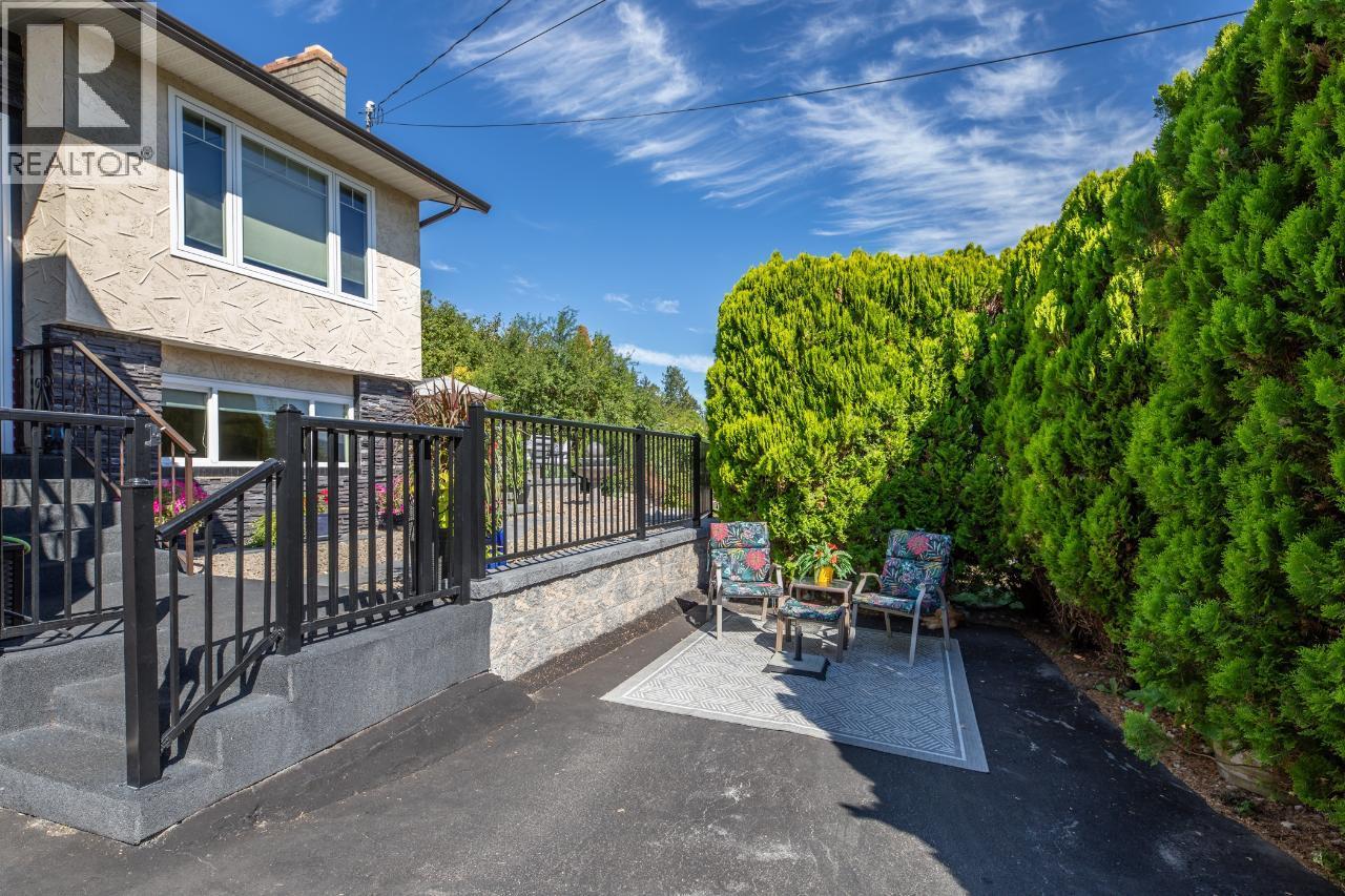 12612 REYNOLDS Avenue, Summerland