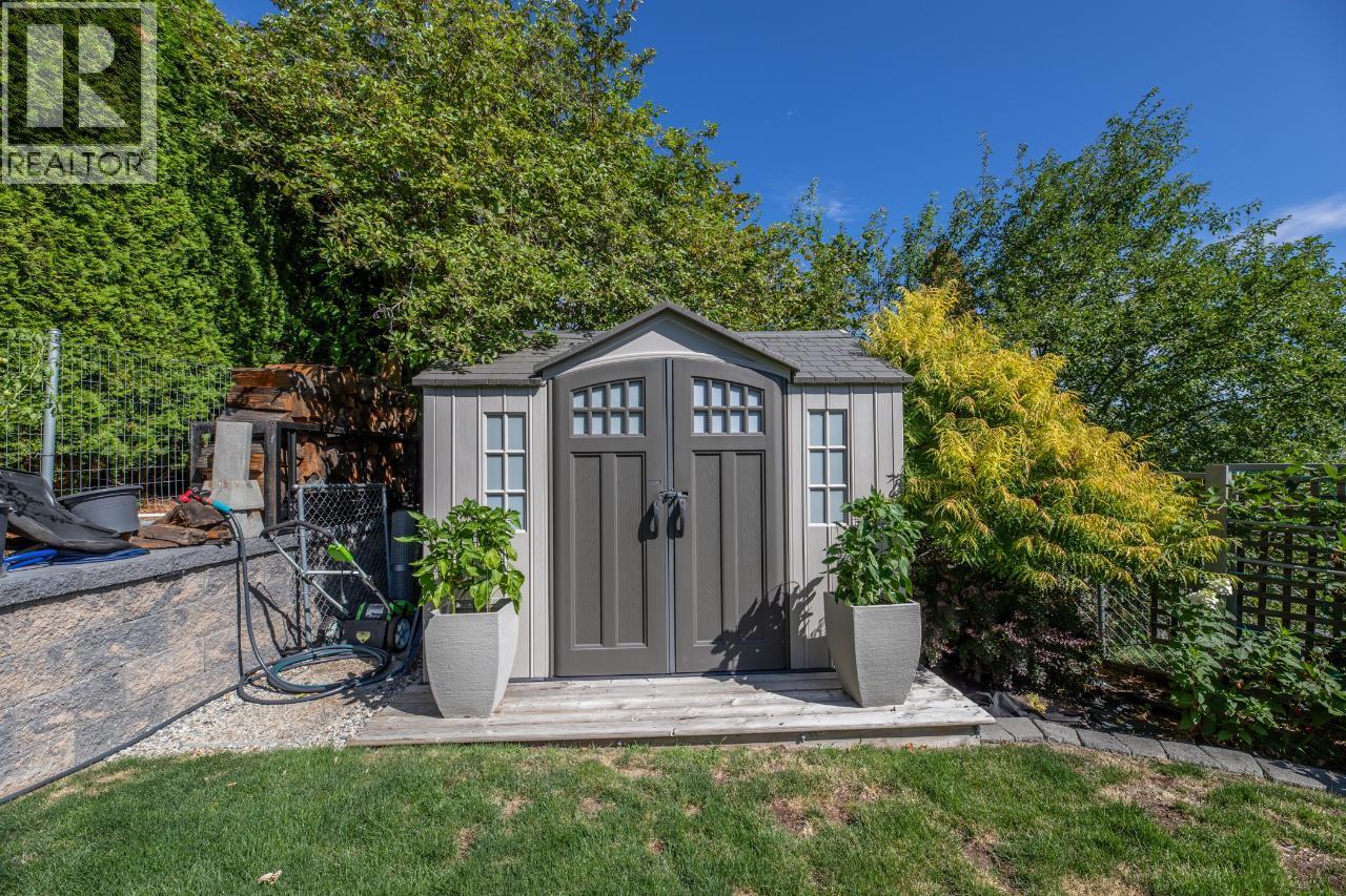 12612 REYNOLDS Avenue, Summerland