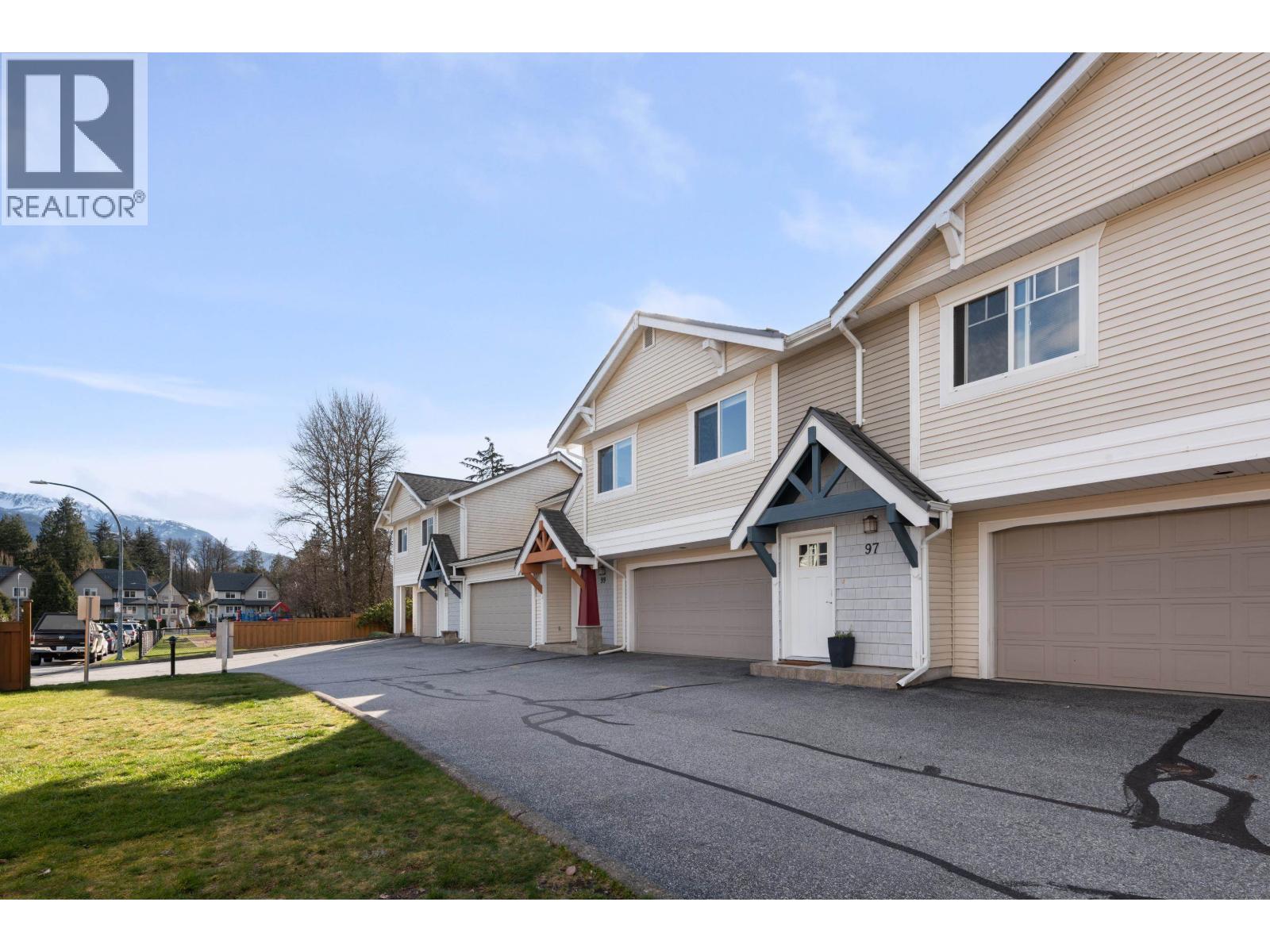 97 1821 WILLOW CRESCENT, Squamish