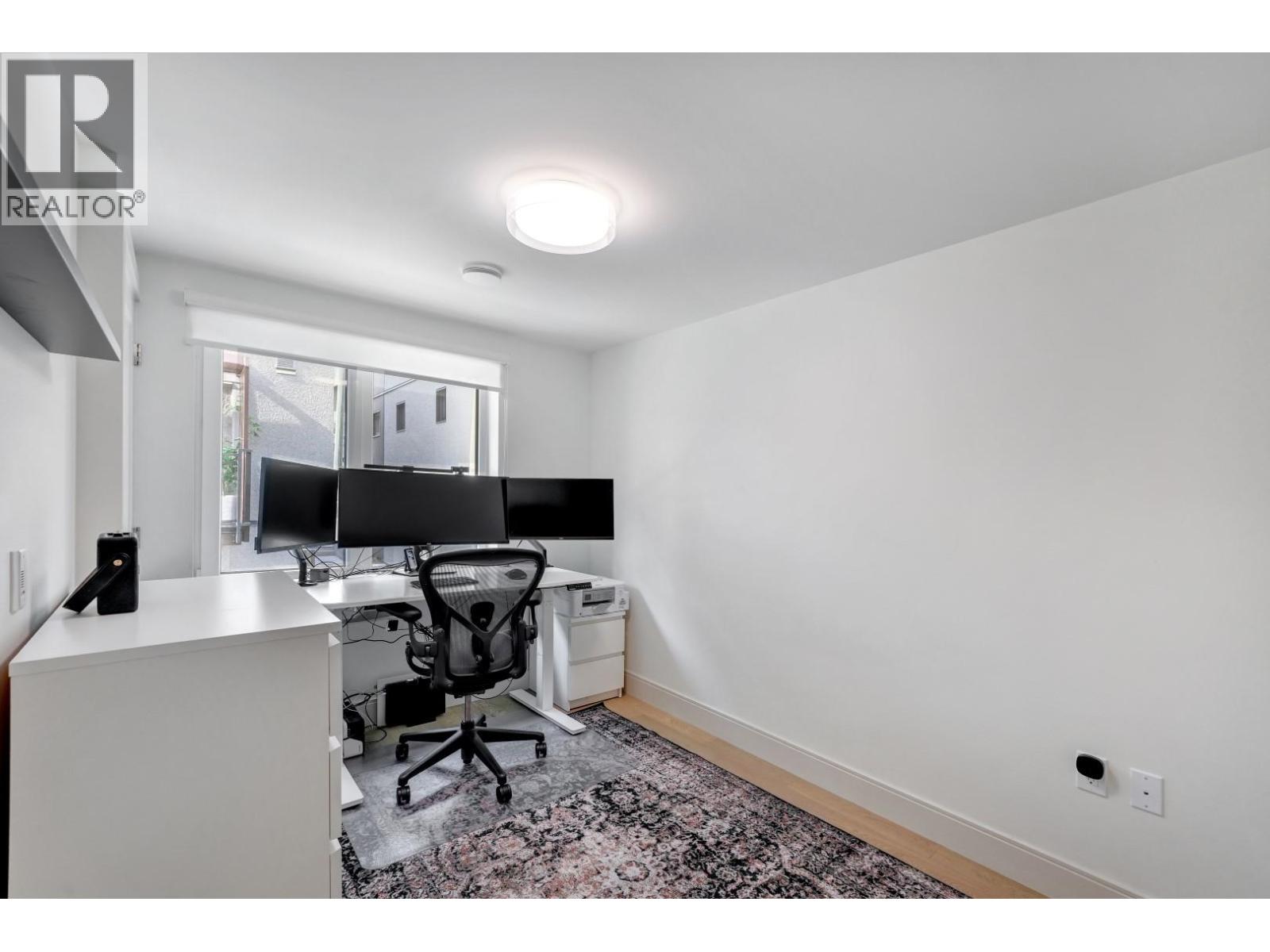 6 632 E 3RD STREET, North Vancouver