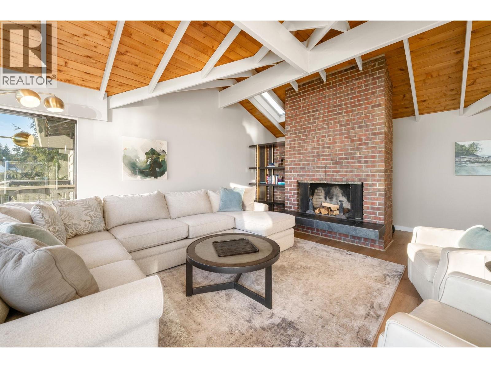 4570 WOODGREEN COURT, West Vancouver