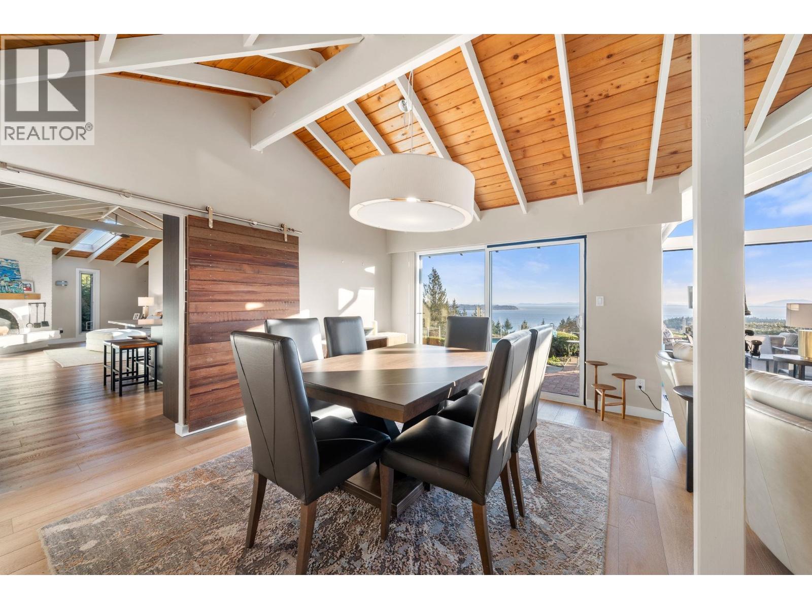 4570 WOODGREEN COURT, West Vancouver