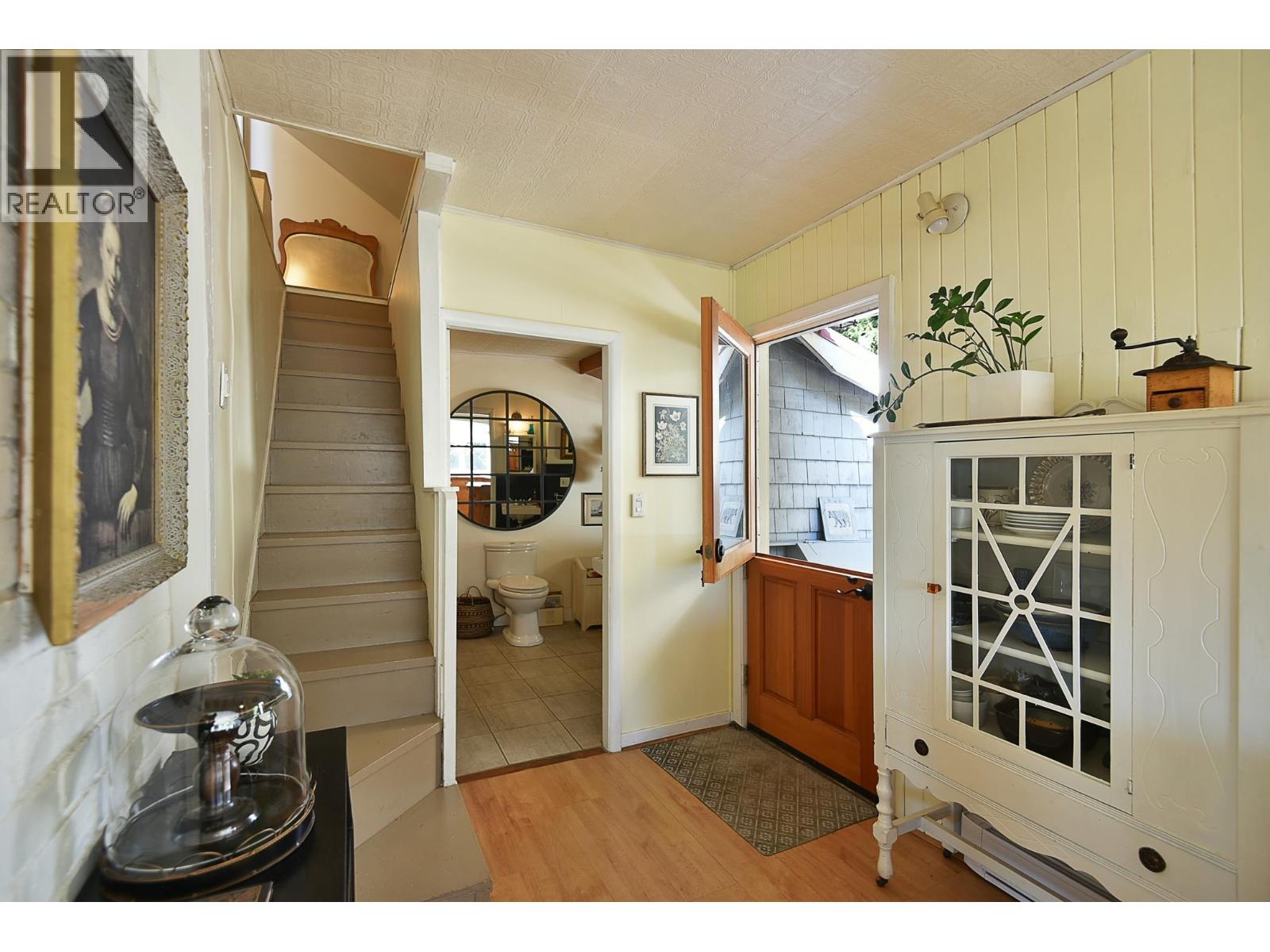 586 BALS LANE, Gibsons