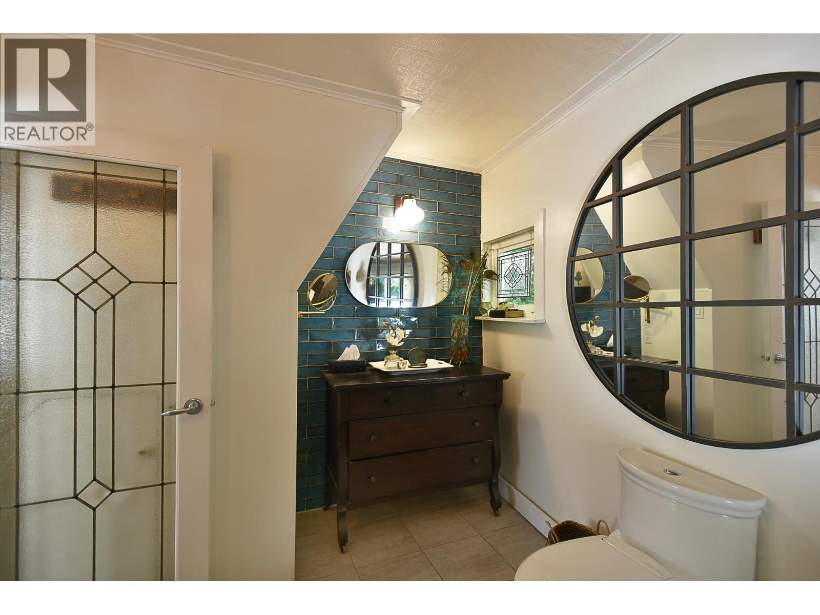 586 BALS LANE, Gibsons