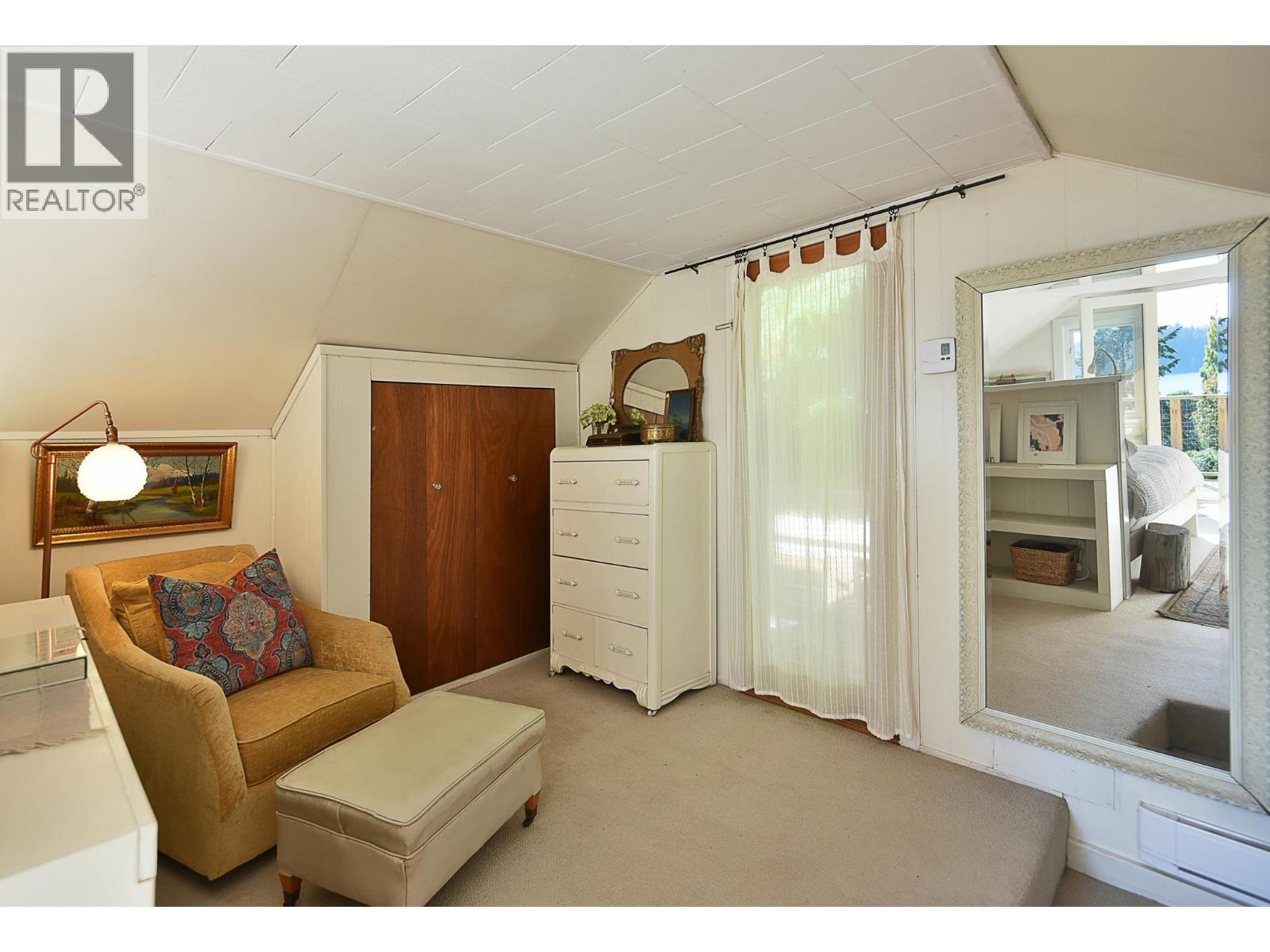 586 BALS LANE, Gibsons