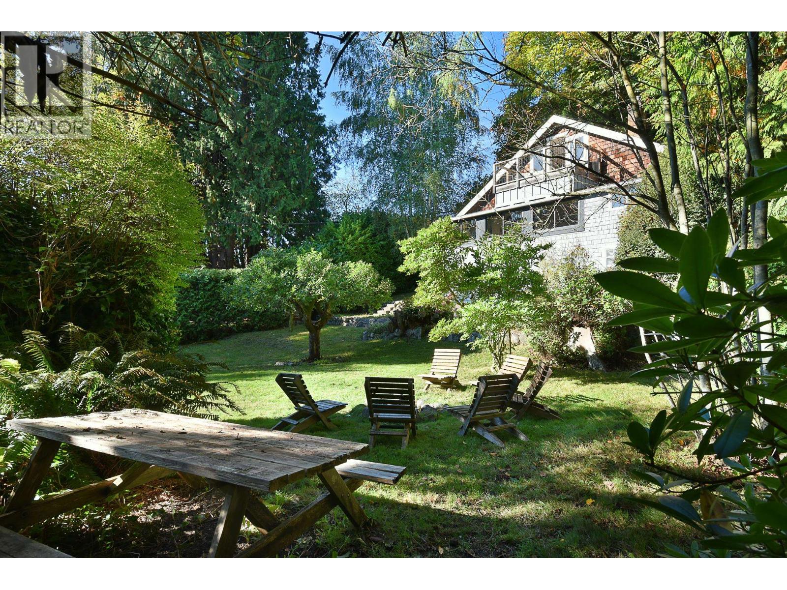 586 BALS LANE, Gibsons