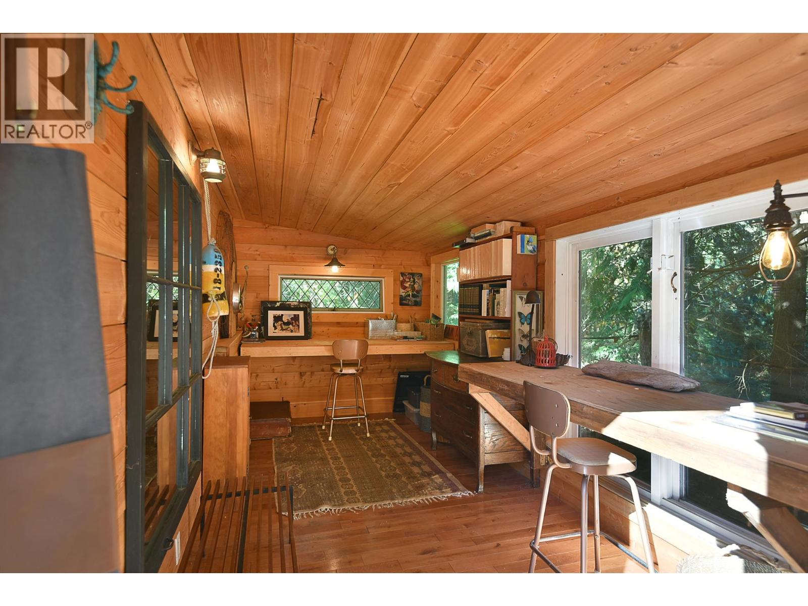 586 BALS LANE, Gibsons