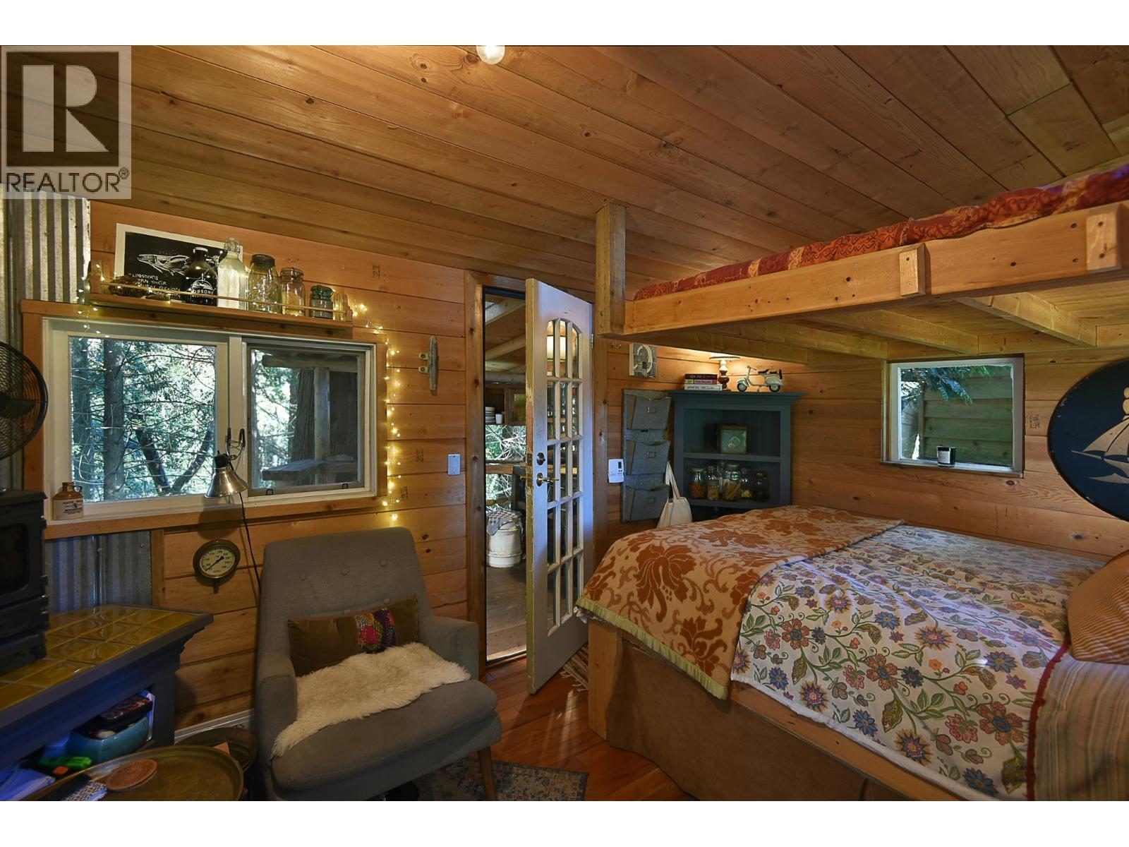 586 BALS LANE, Gibsons