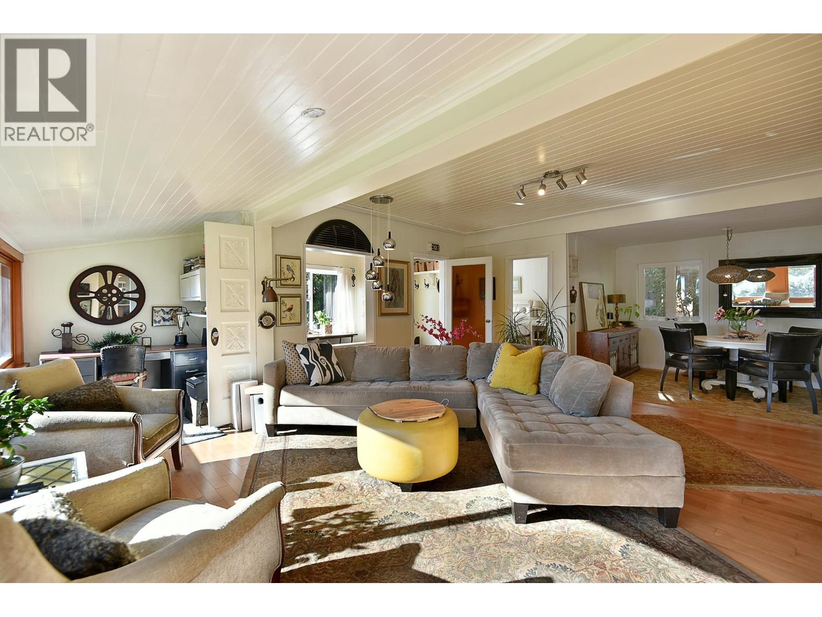 586 BALS LANE, Gibsons