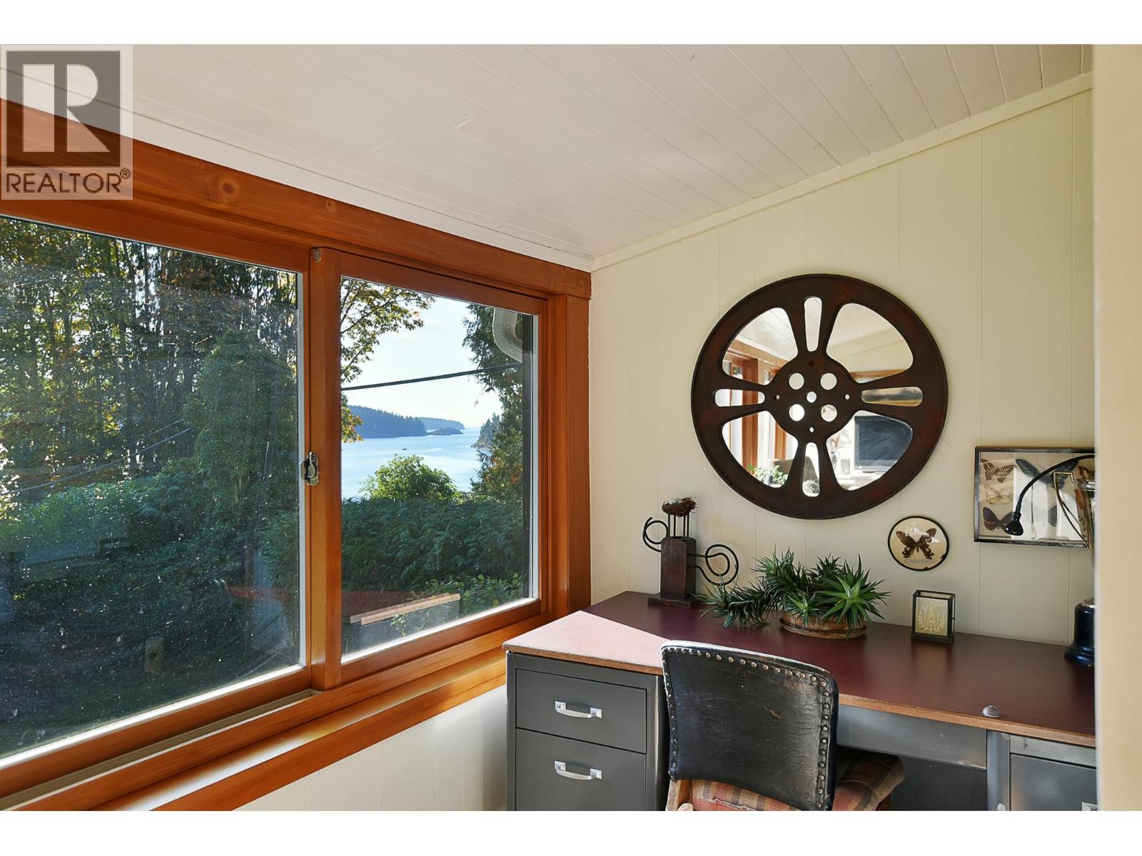 586 BALS LANE, Gibsons