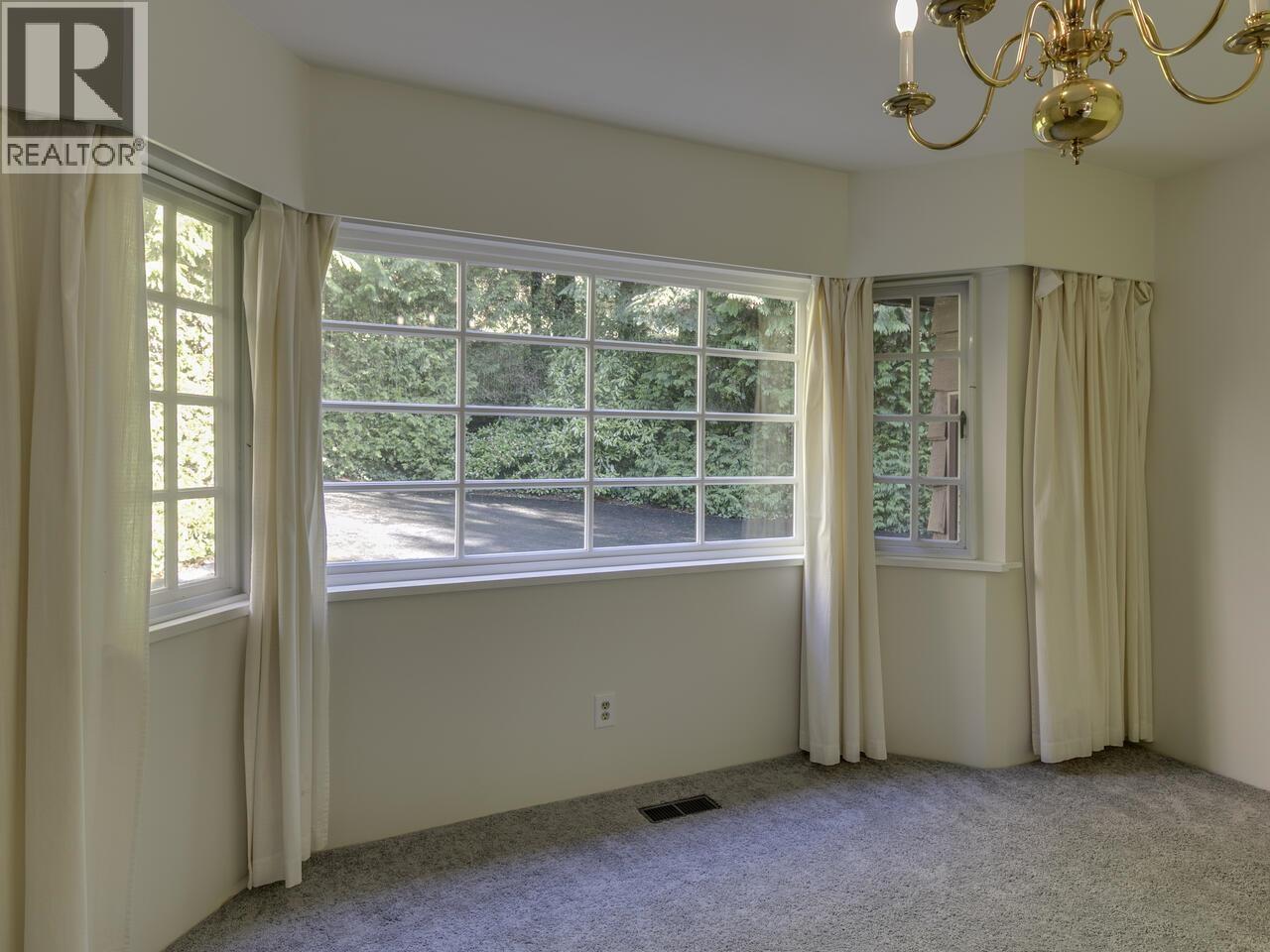 3904 WESTRIDGE AVENUE, West Vancouver