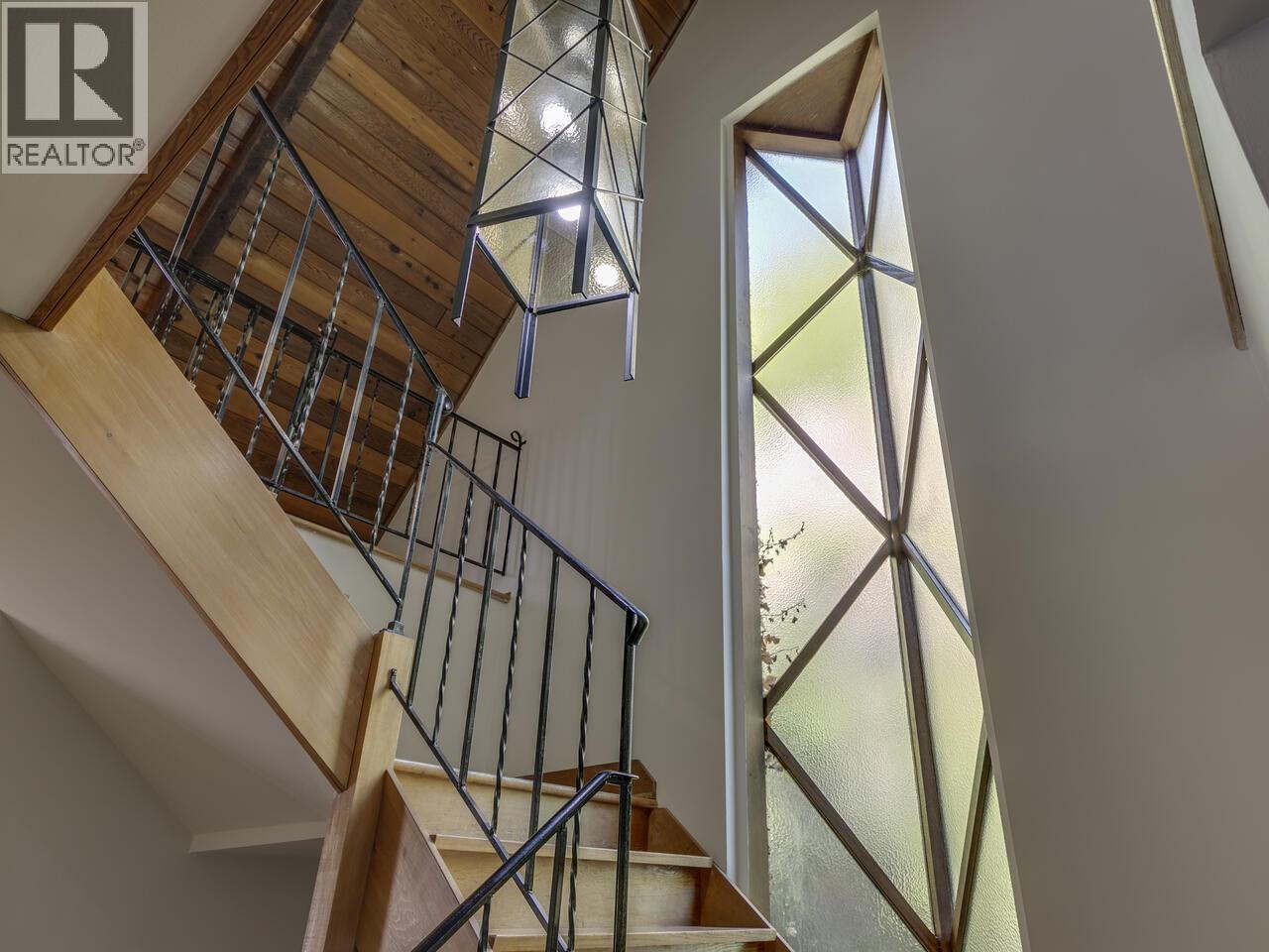 3904 WESTRIDGE AVENUE, West Vancouver