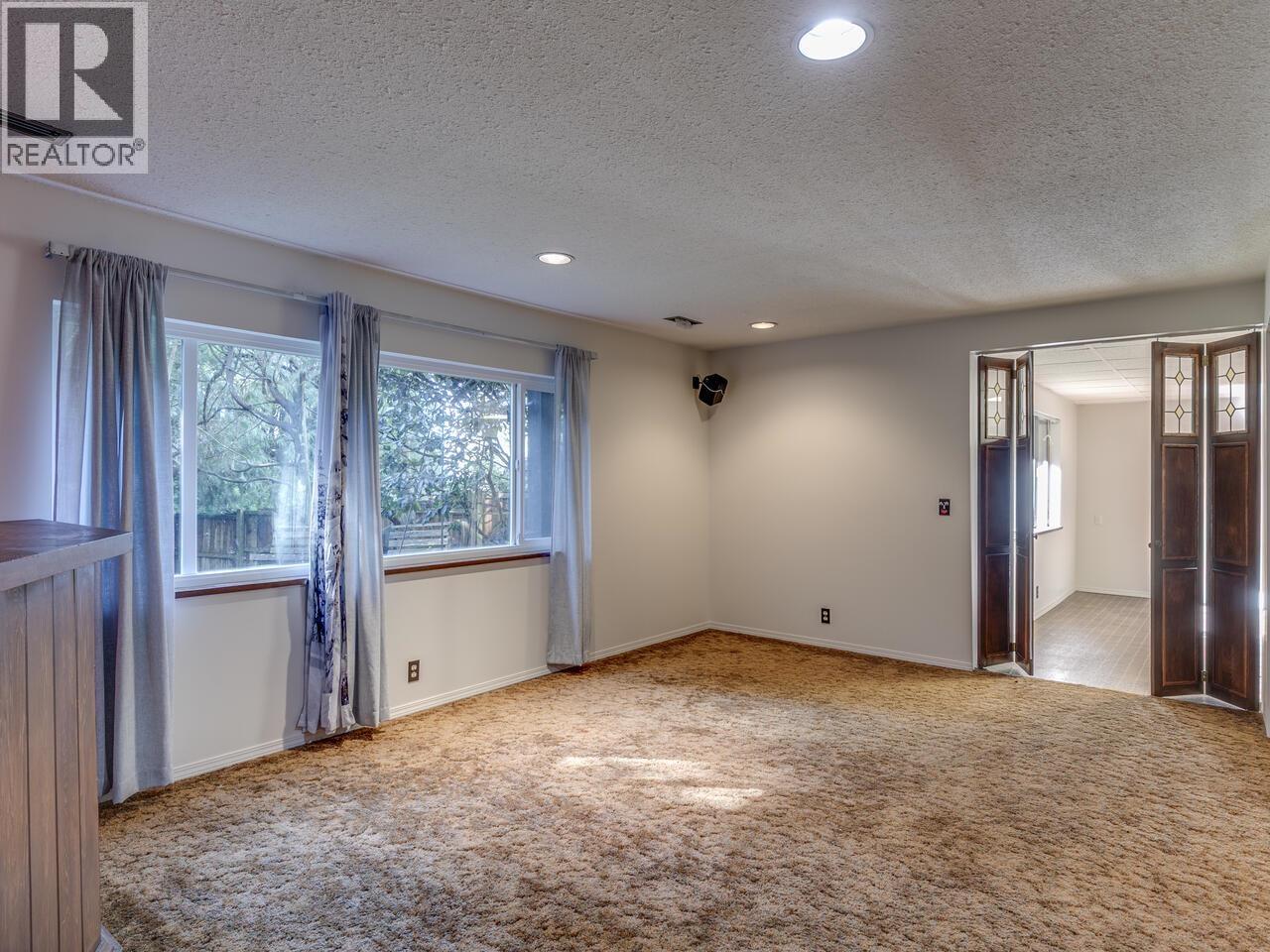 3904 WESTRIDGE AVENUE, West Vancouver