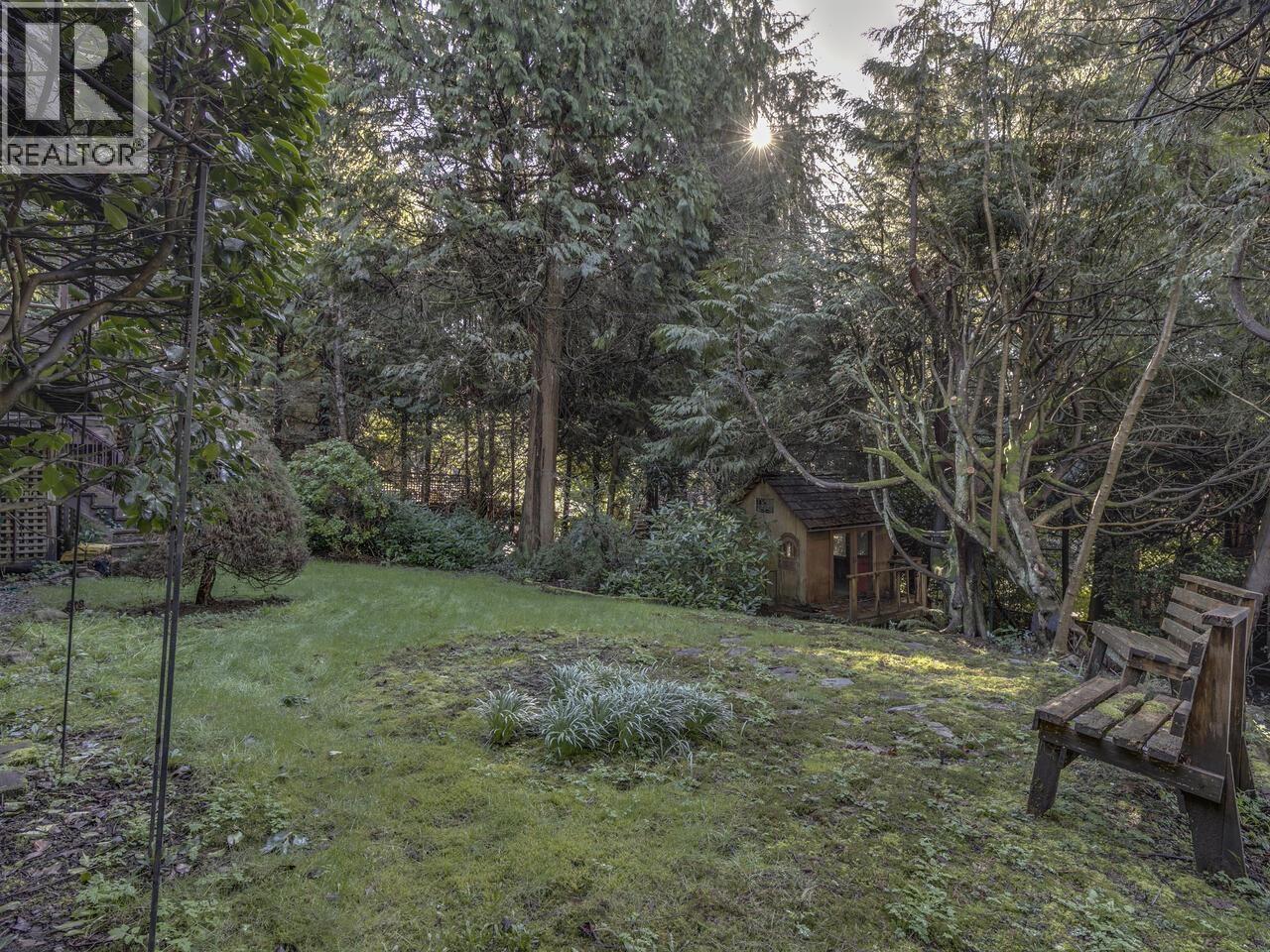 3904 WESTRIDGE AVENUE, West Vancouver