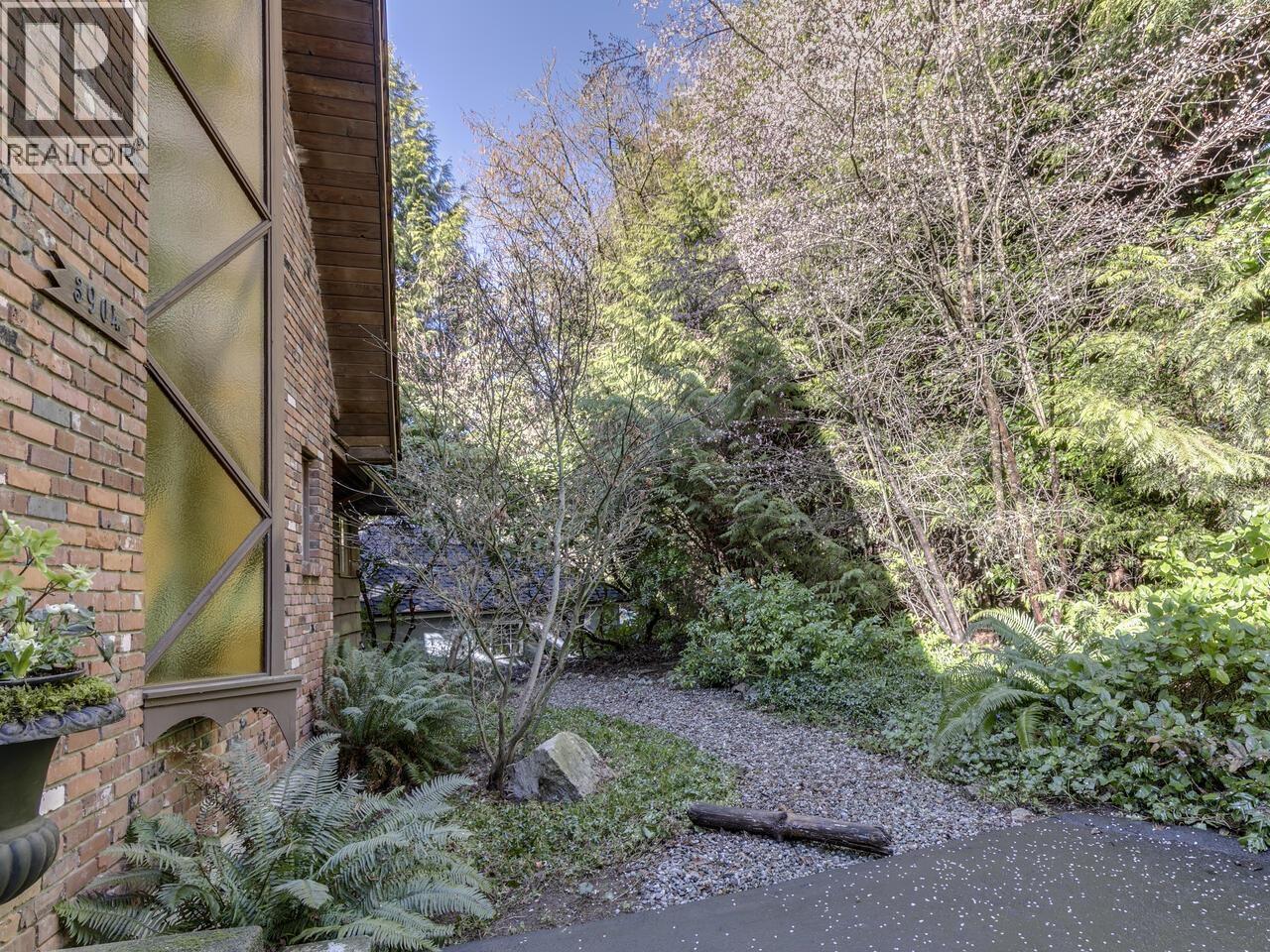 3904 WESTRIDGE AVENUE, West Vancouver