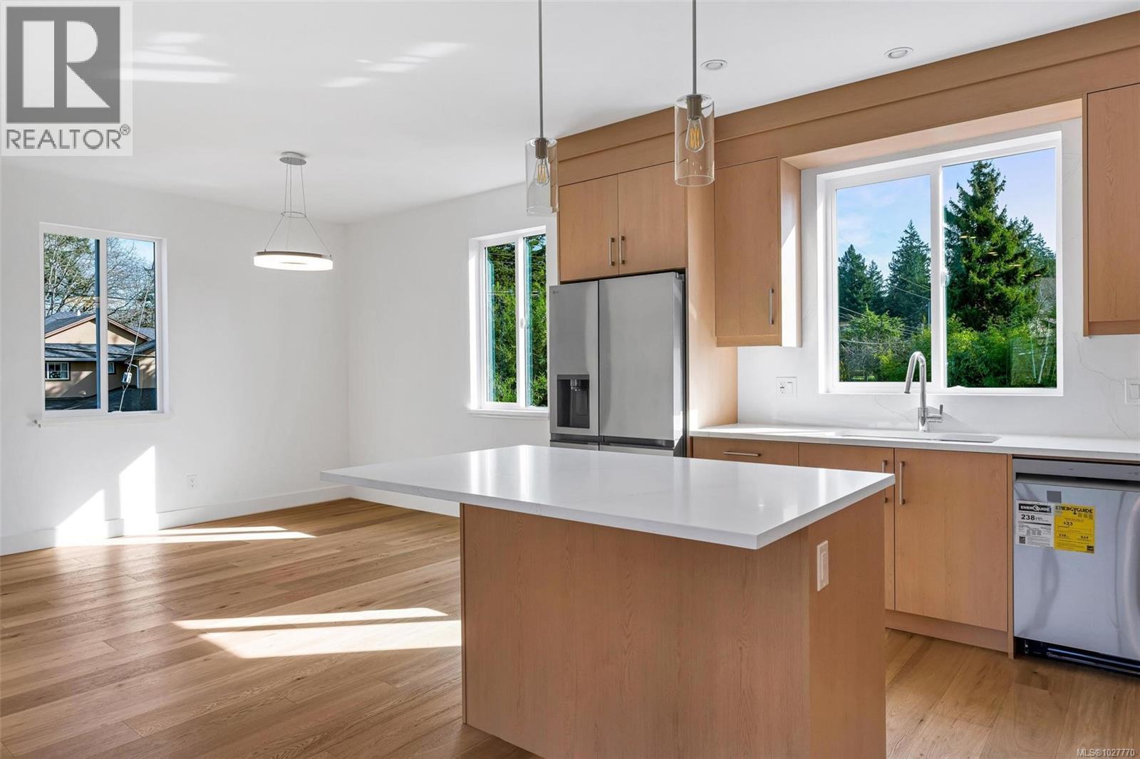 #1 1559 Ash Rd - 20