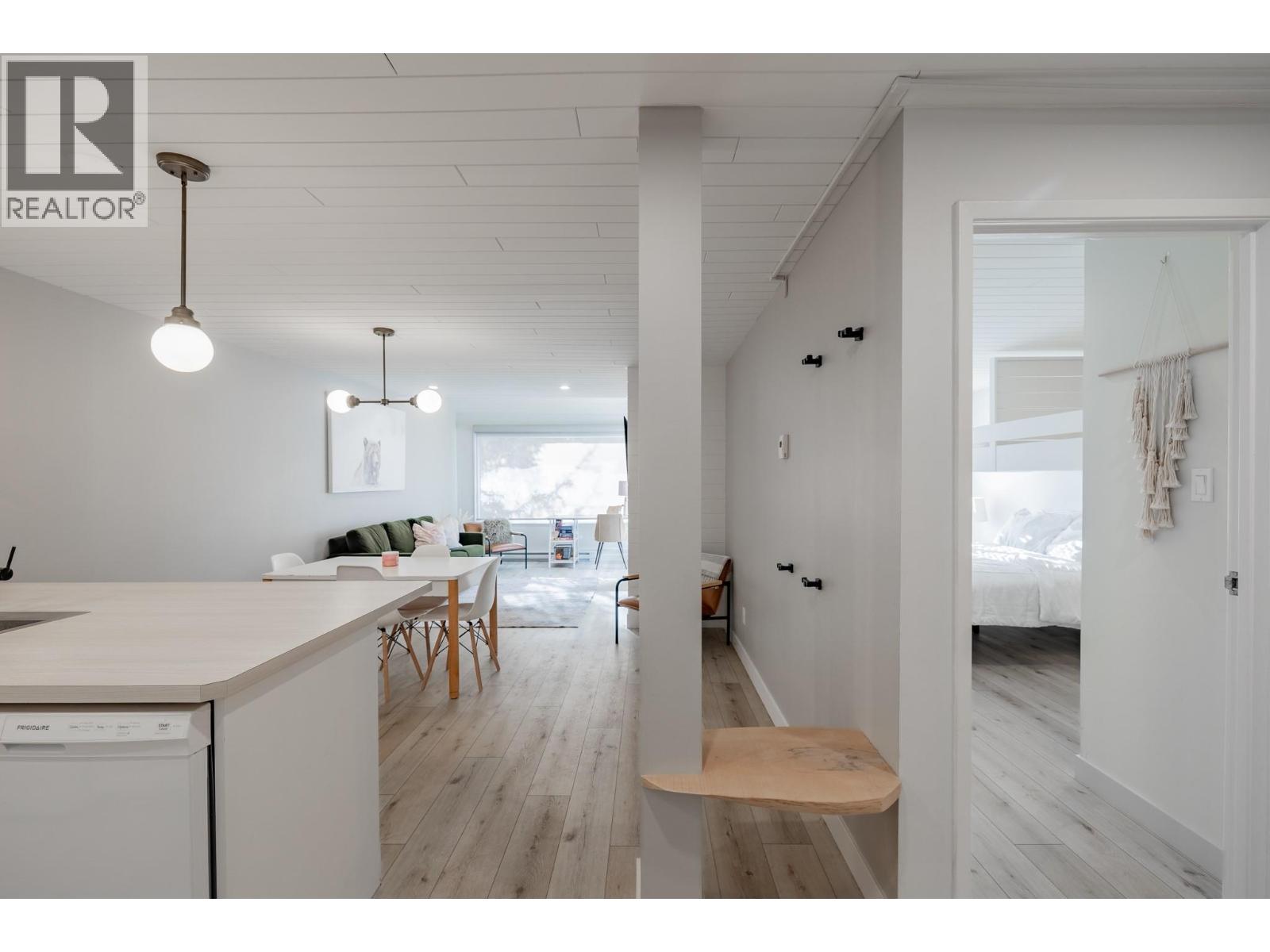 2035 Panorama Drive Unit# 225, Panorama