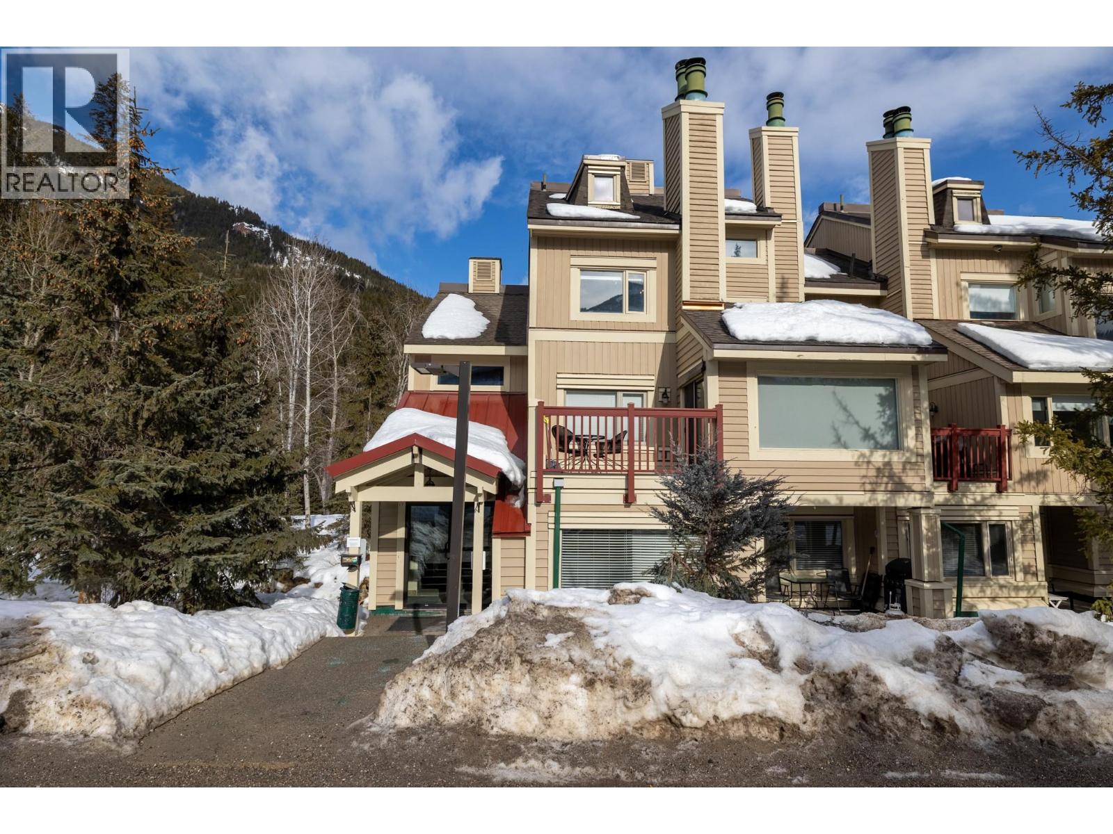 2035 Panorama Drive Unit# 225, Panorama