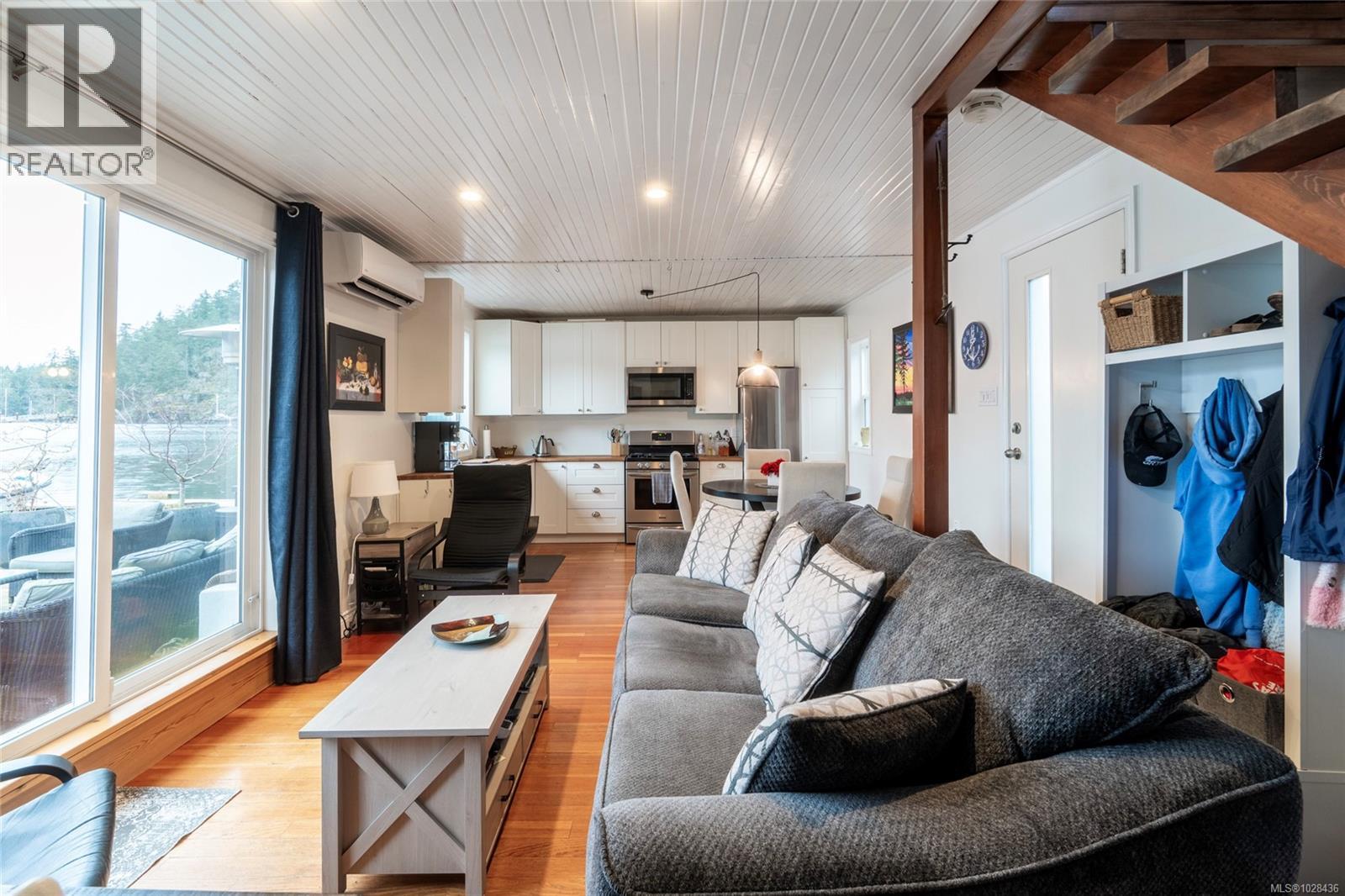 J11 6145 Genoa Bay Rd, Duncan