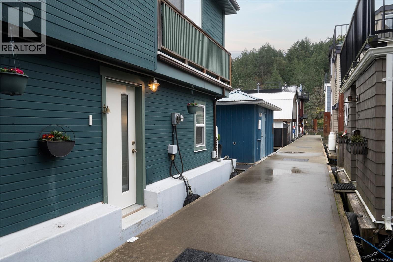 J11 6145 Genoa Bay Rd, Duncan